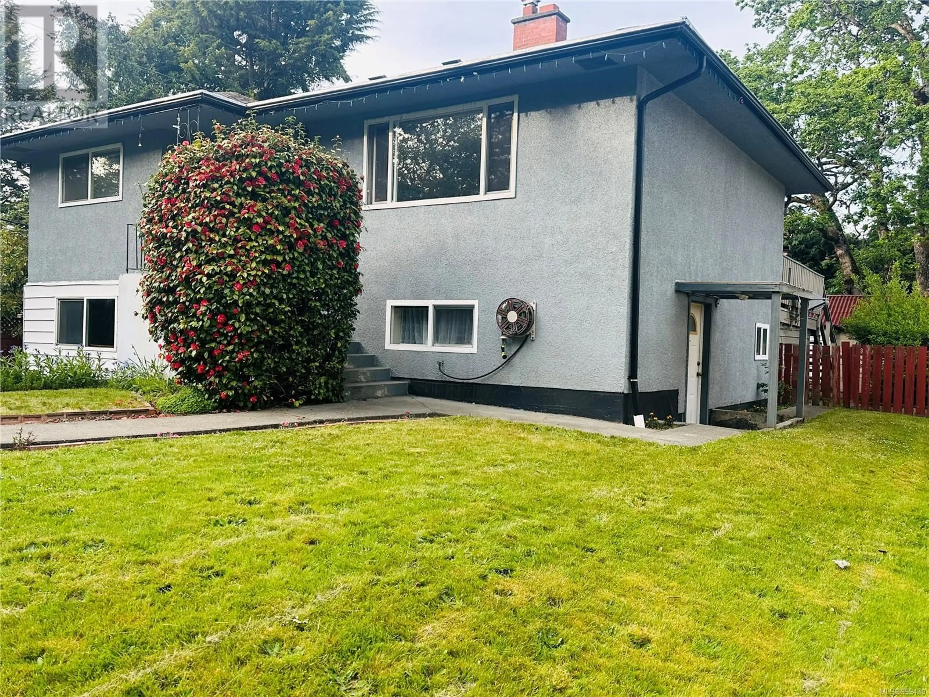 A pic from outside/outdoor area/front of a property/back of a property/a pic from drone, street for 670 BURNSIDE ROAD WEST, Saanich British Columbia V8Z1M8