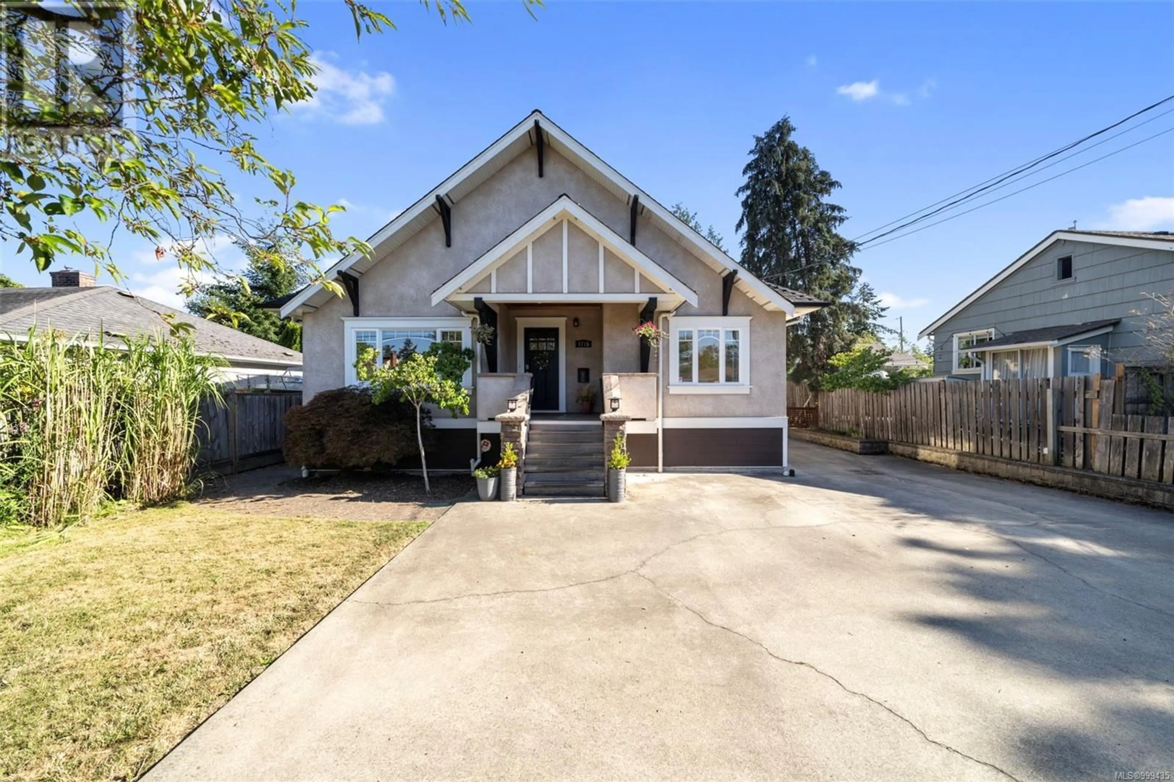 Home with vinyl exterior material, street for 1715 ALBERT AVENUE, Victoria British Columbia V8R1Y9