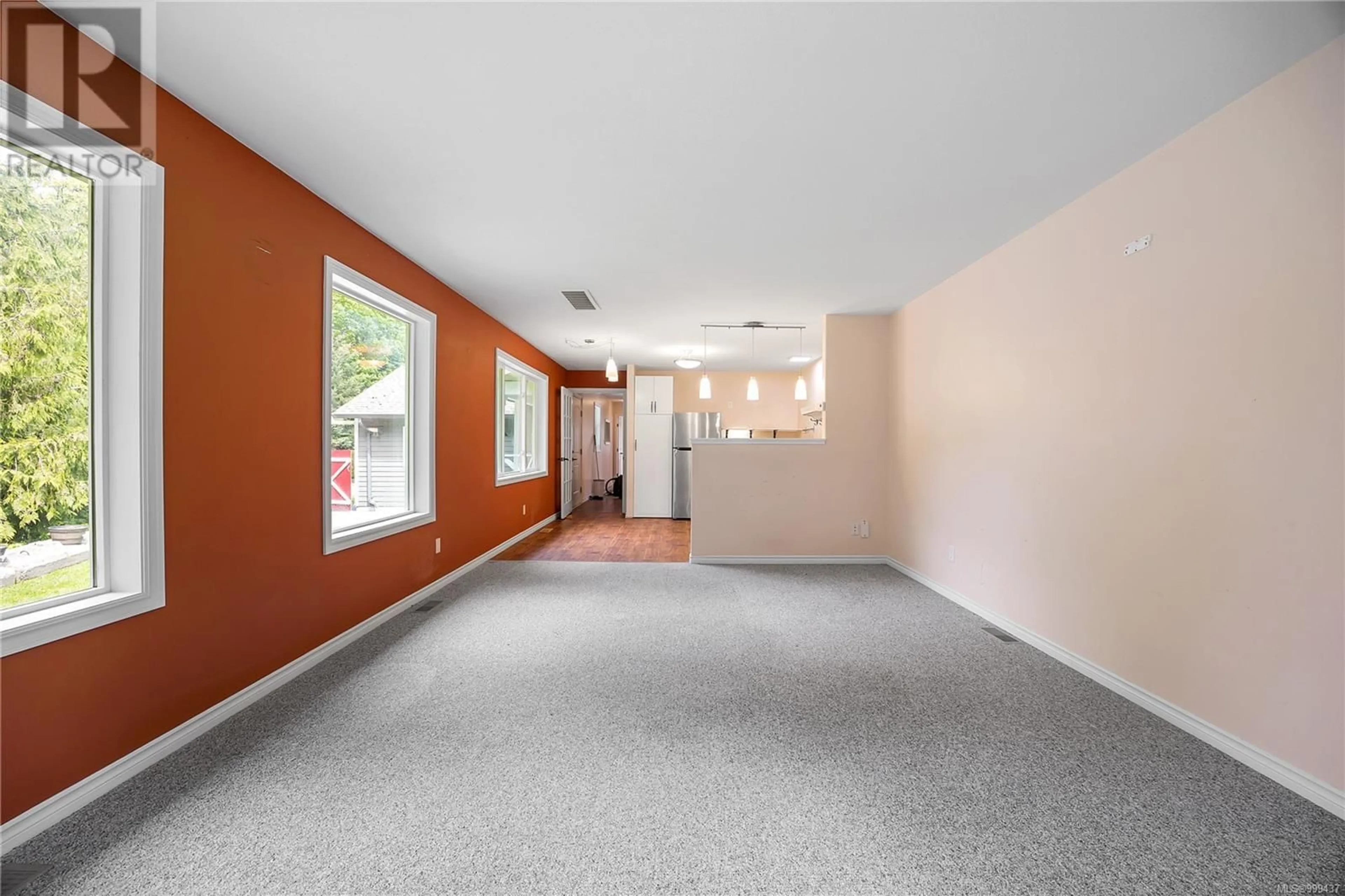 Indoor foyer for 4024 MAGNOLIA DRIVE, Nanaimo British Columbia V9T6B9