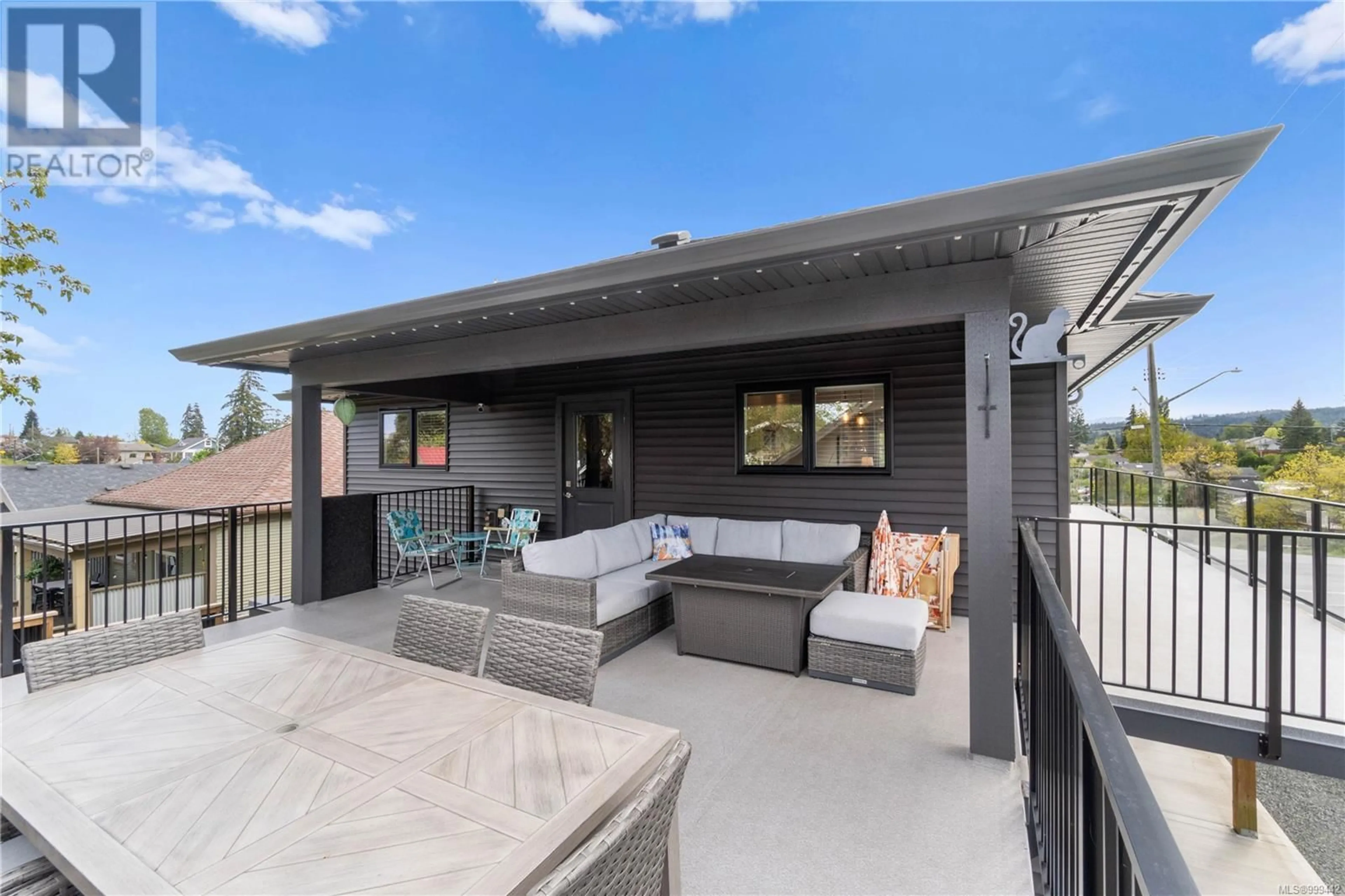 Patio, unknown for 98 FIFTH STREET, Nanaimo British Columbia V9R1N1