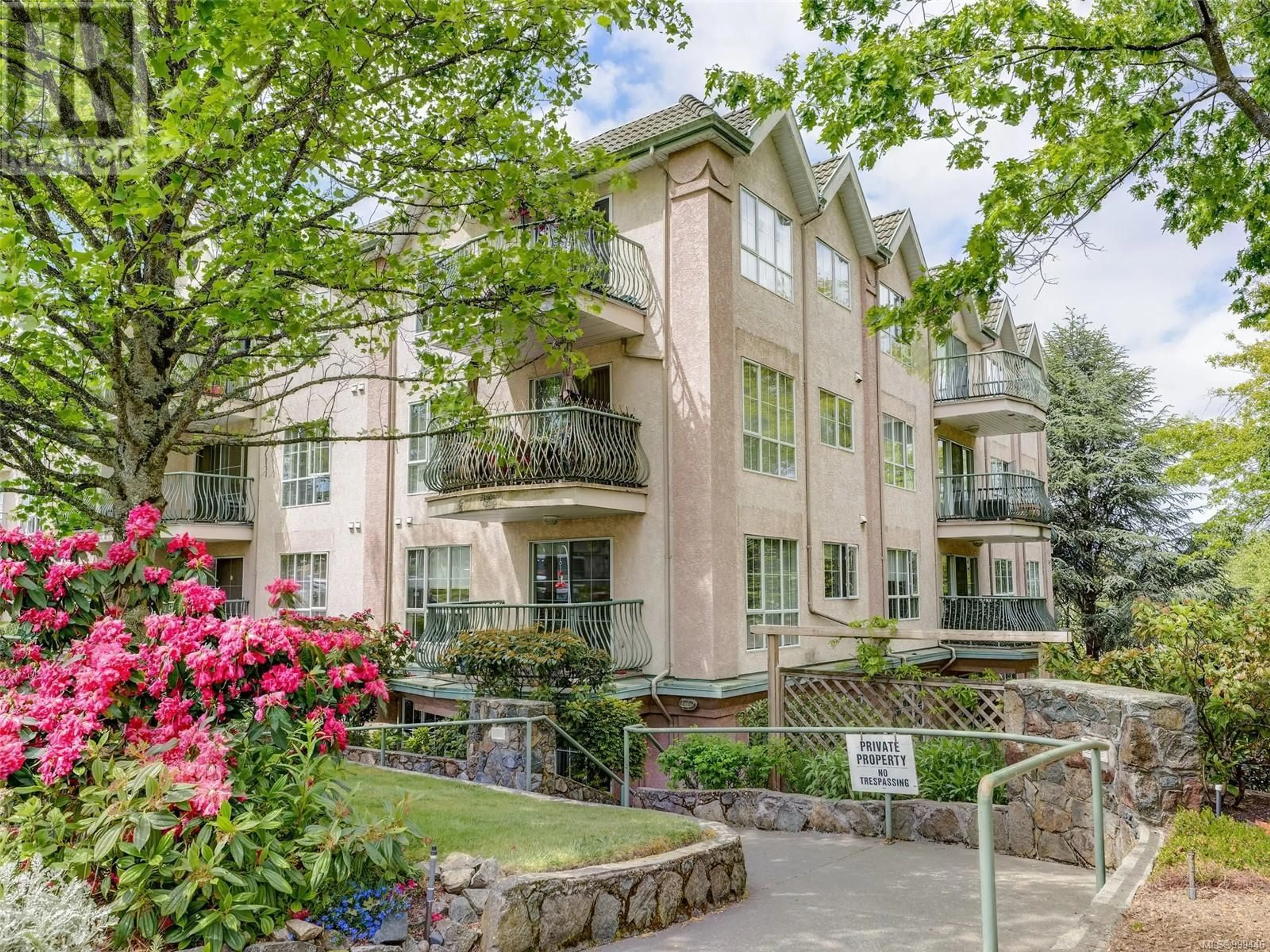 Patio, unknown for 208 - 3133 TILLICUM ROAD, Saanich British Columbia V9A2B4