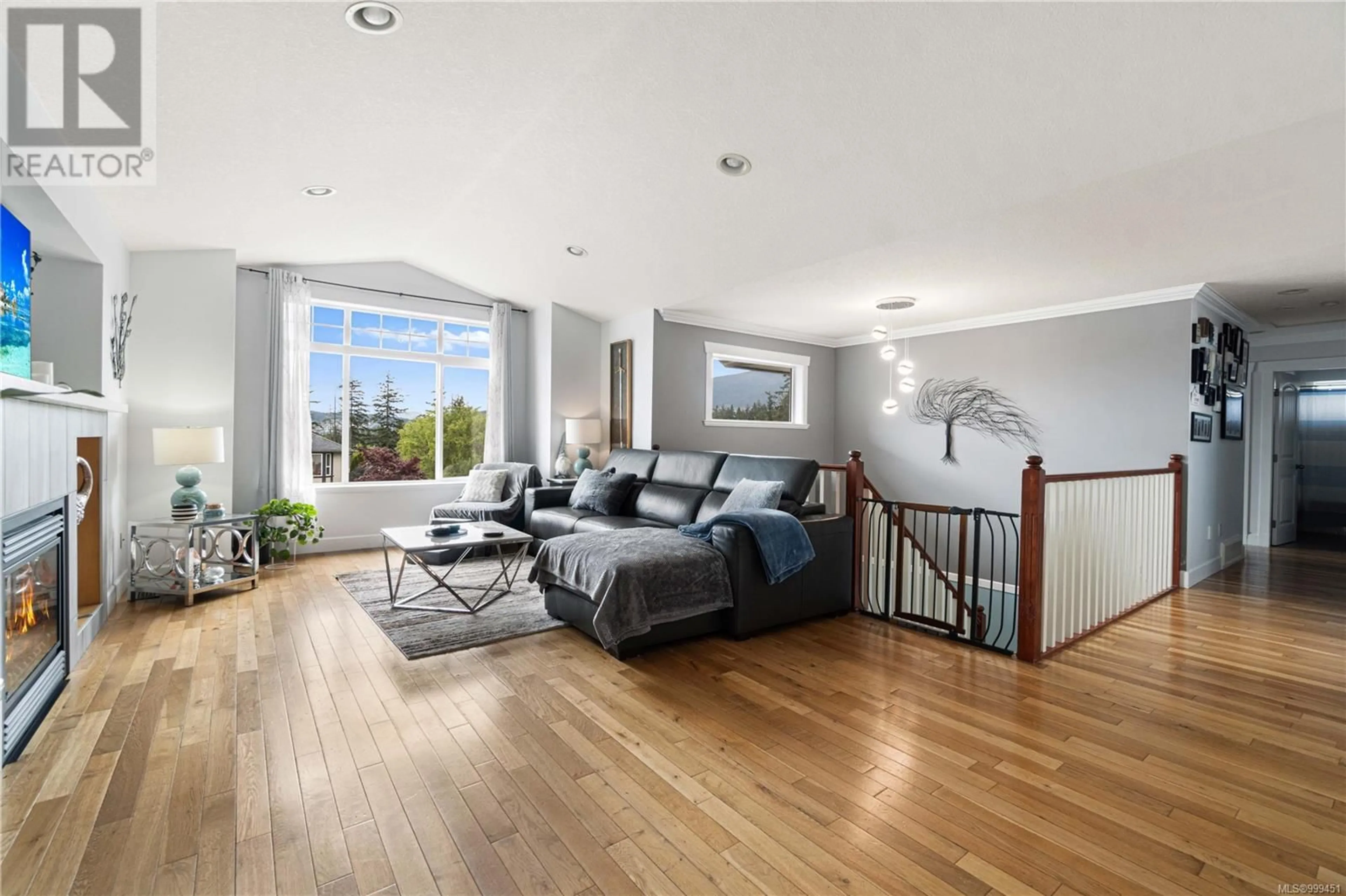 Living room with furniture, unknown for 2068 MOUNTAIN VISTA DRIVE, Nanaimo British Columbia V9T6S4