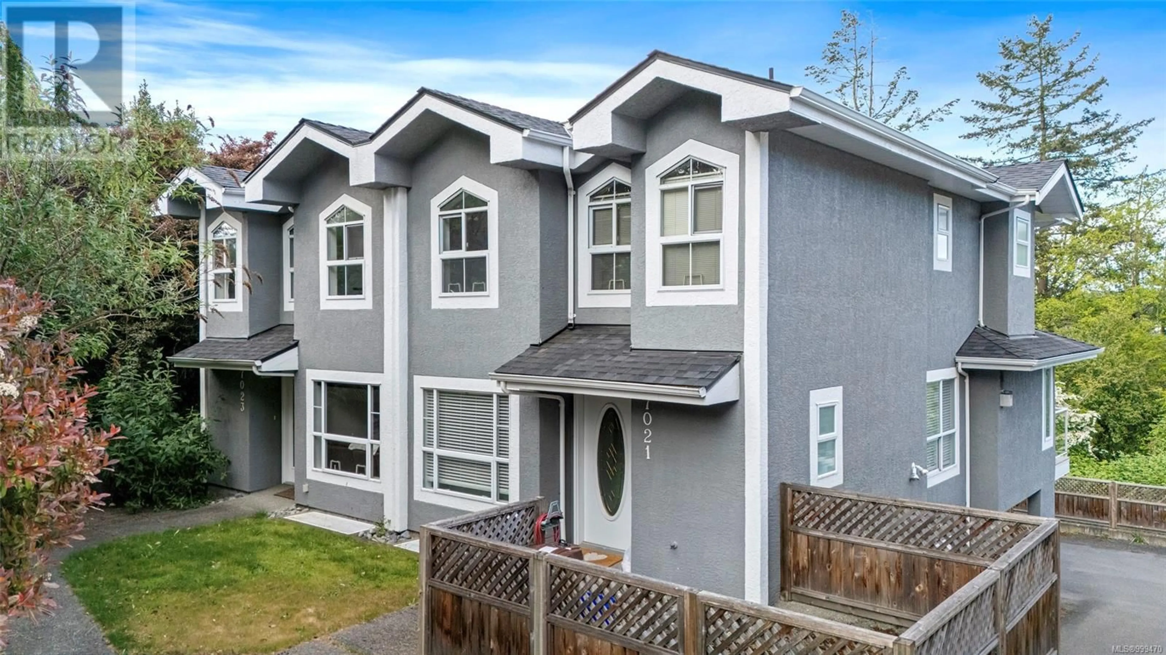Home with vinyl exterior material, street for 7023 EAST SAANICH ROAD, Central Saanich British Columbia V8M1Y3