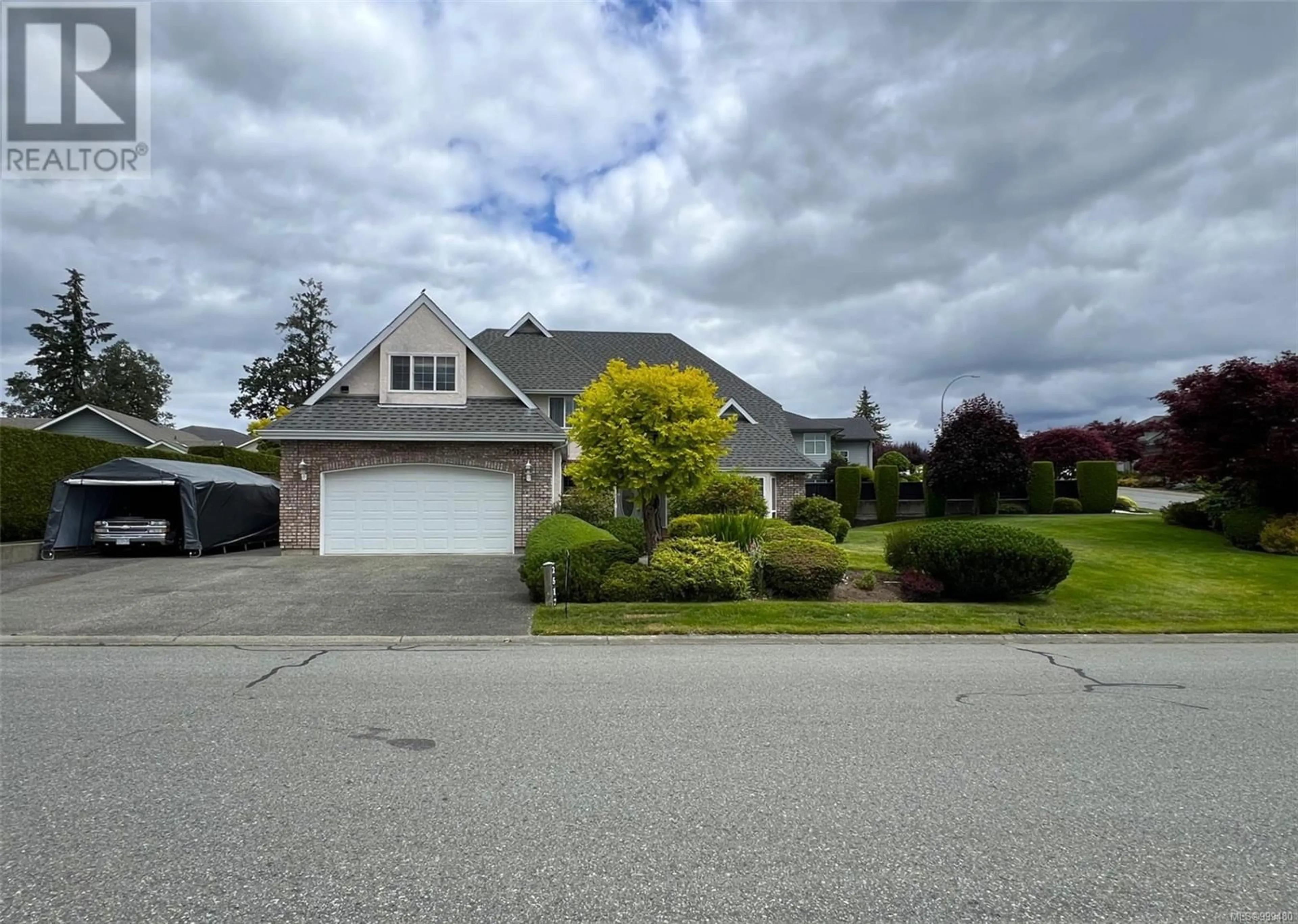 A pic from outside/outdoor area/front of a property/back of a property/a pic from drone, street for 2517 TRILLIUM TERRACE, Duncan British Columbia V9L5J7