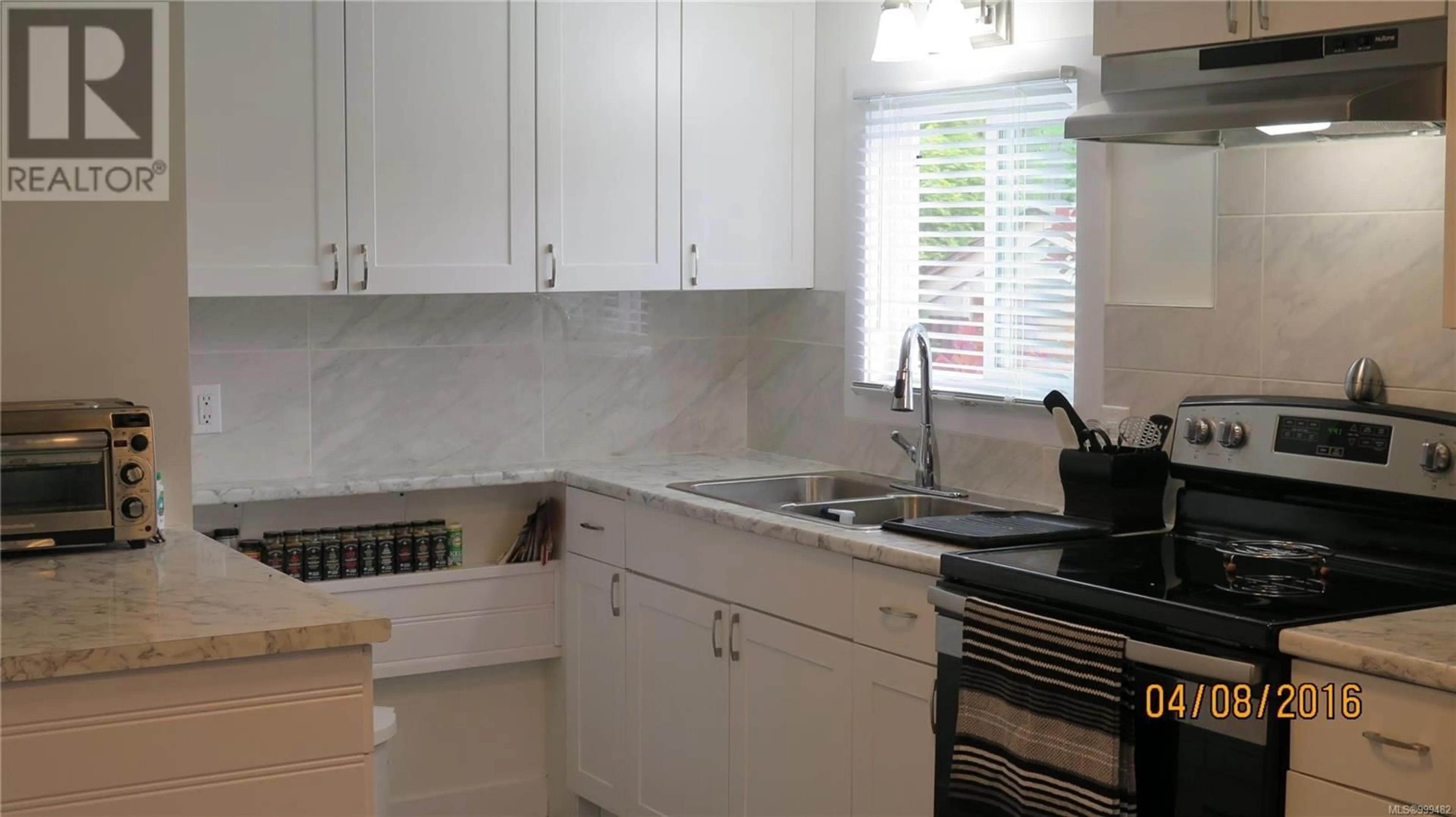 Standard kitchen, ceramic/tile floor for 229 - 2885 BOYS ROAD, Duncan British Columbia V9L4X3