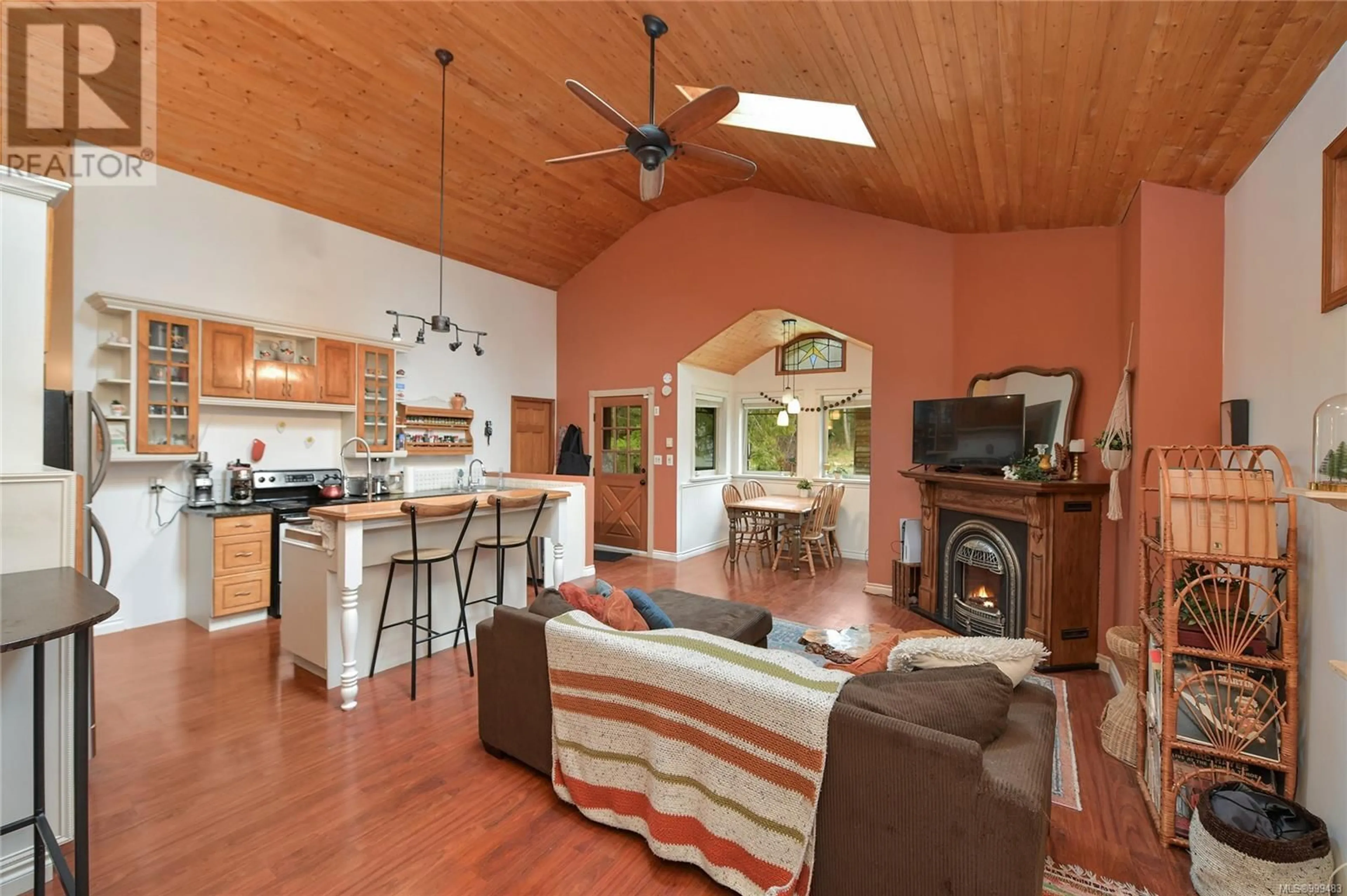 Open concept kitchen, unknown for 300 BONSAI PLACE, Qualicum Beach British Columbia V9K2A6