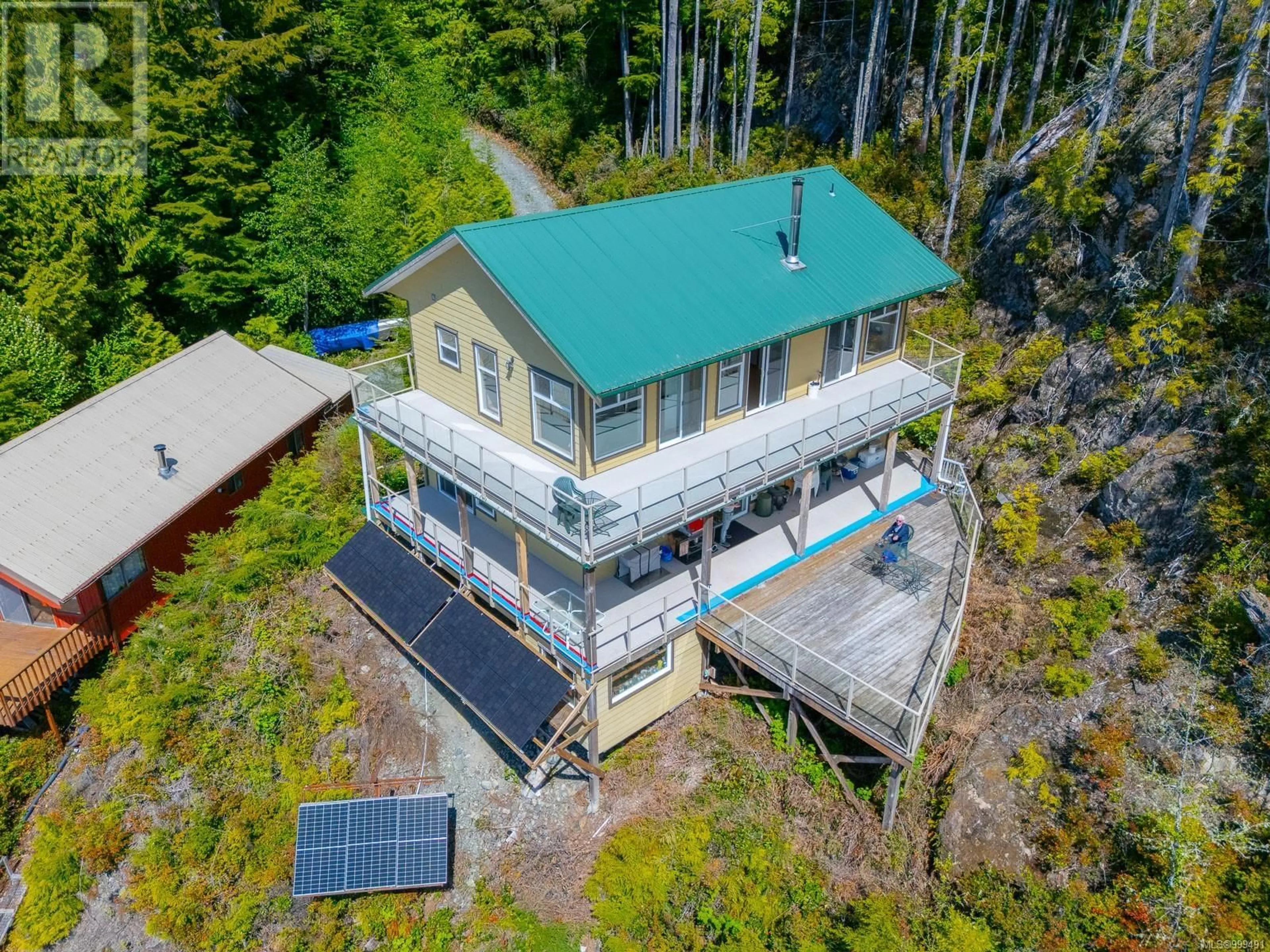 A pic from outside/outdoor area/front of a property/back of a property/a pic from drone, unknown for 29 HAGGARD COVE, Port Alberni British Columbia V0R2B0
