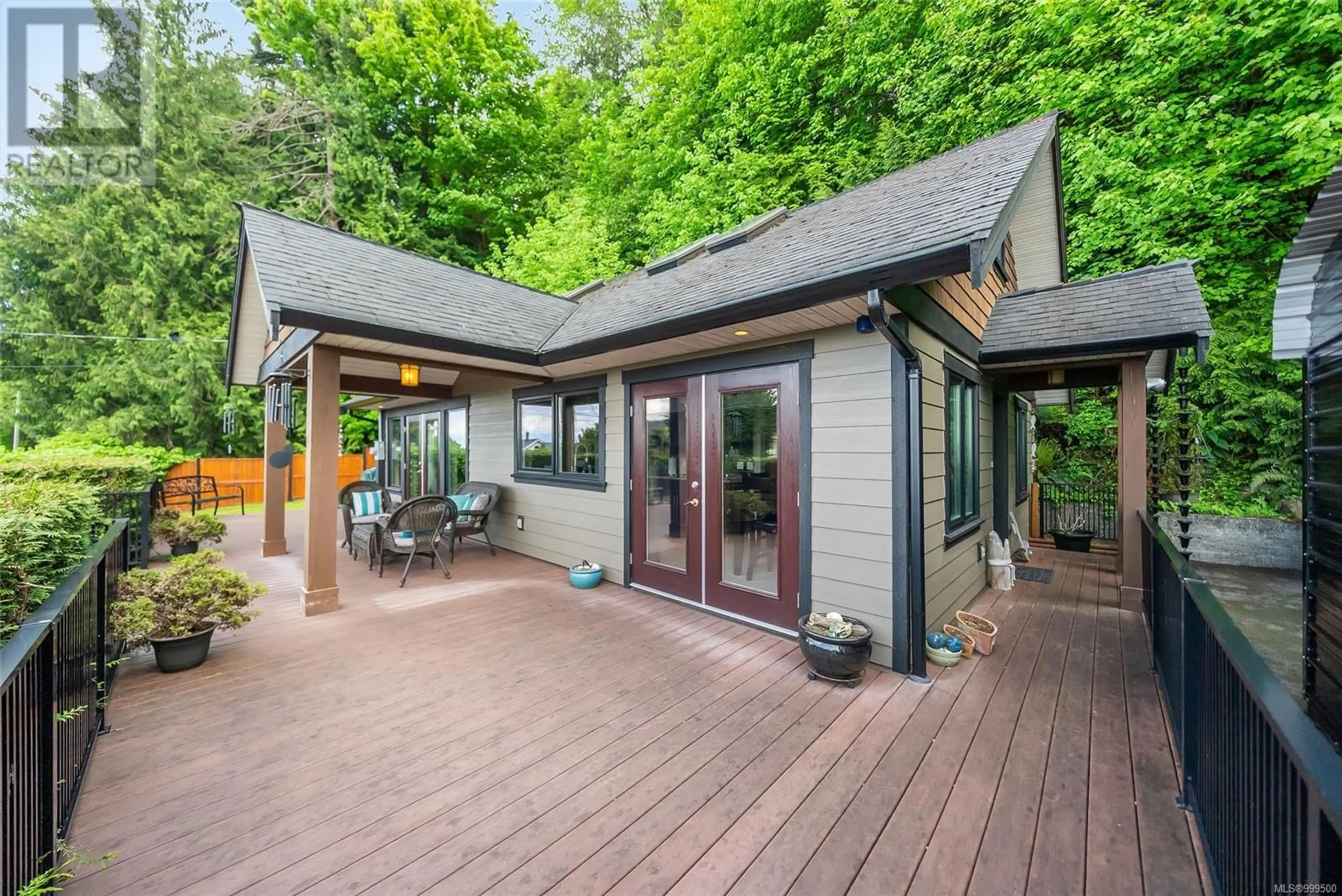 Patio, unknown for 3008 ISLAND HIGHWAY WEST, Qualicum Beach British Columbia V9K2H2