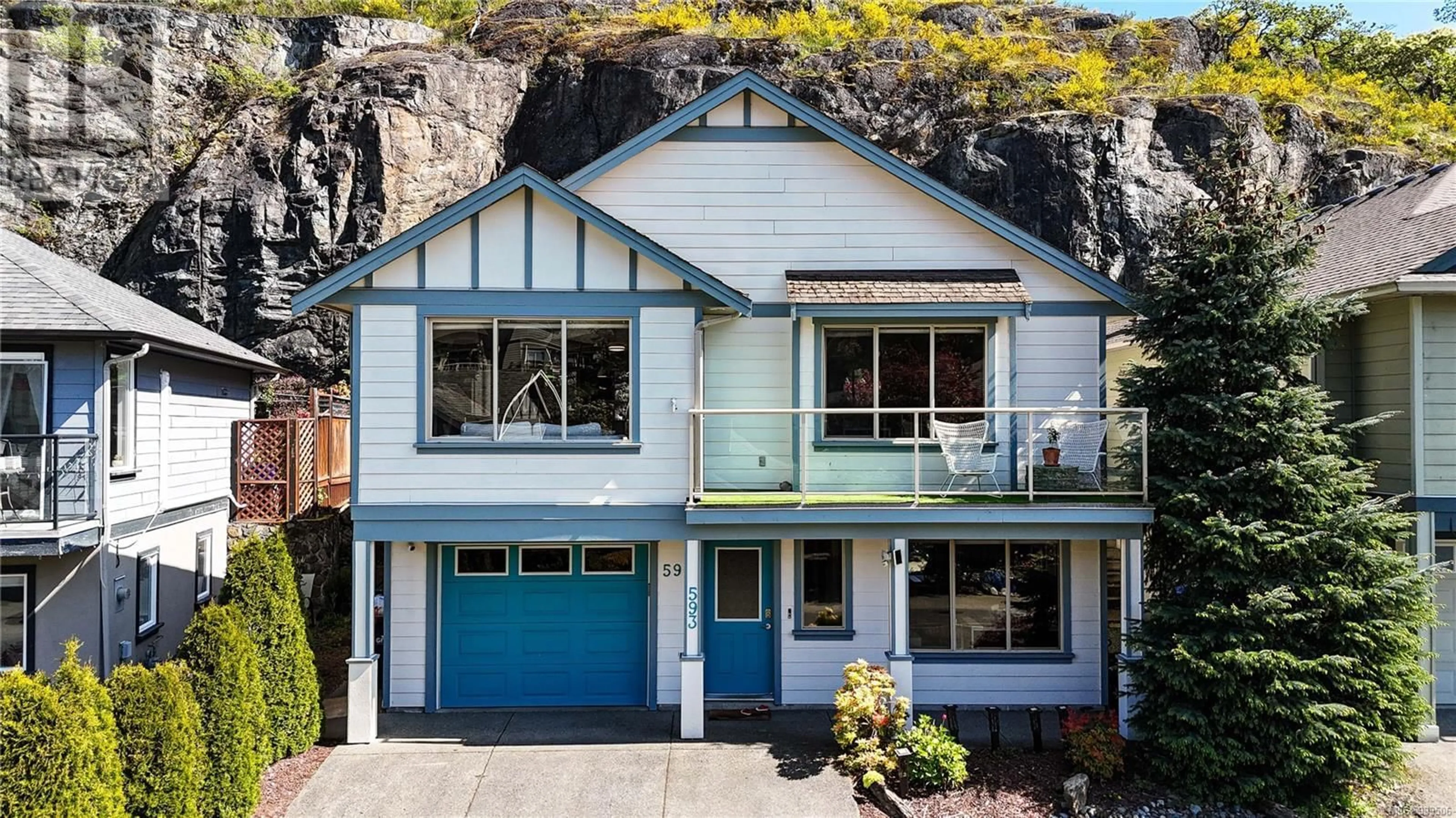 Home with vinyl exterior material, street for 593 KINGSVIEW RIDGE, Langford British Columbia V9B6T5