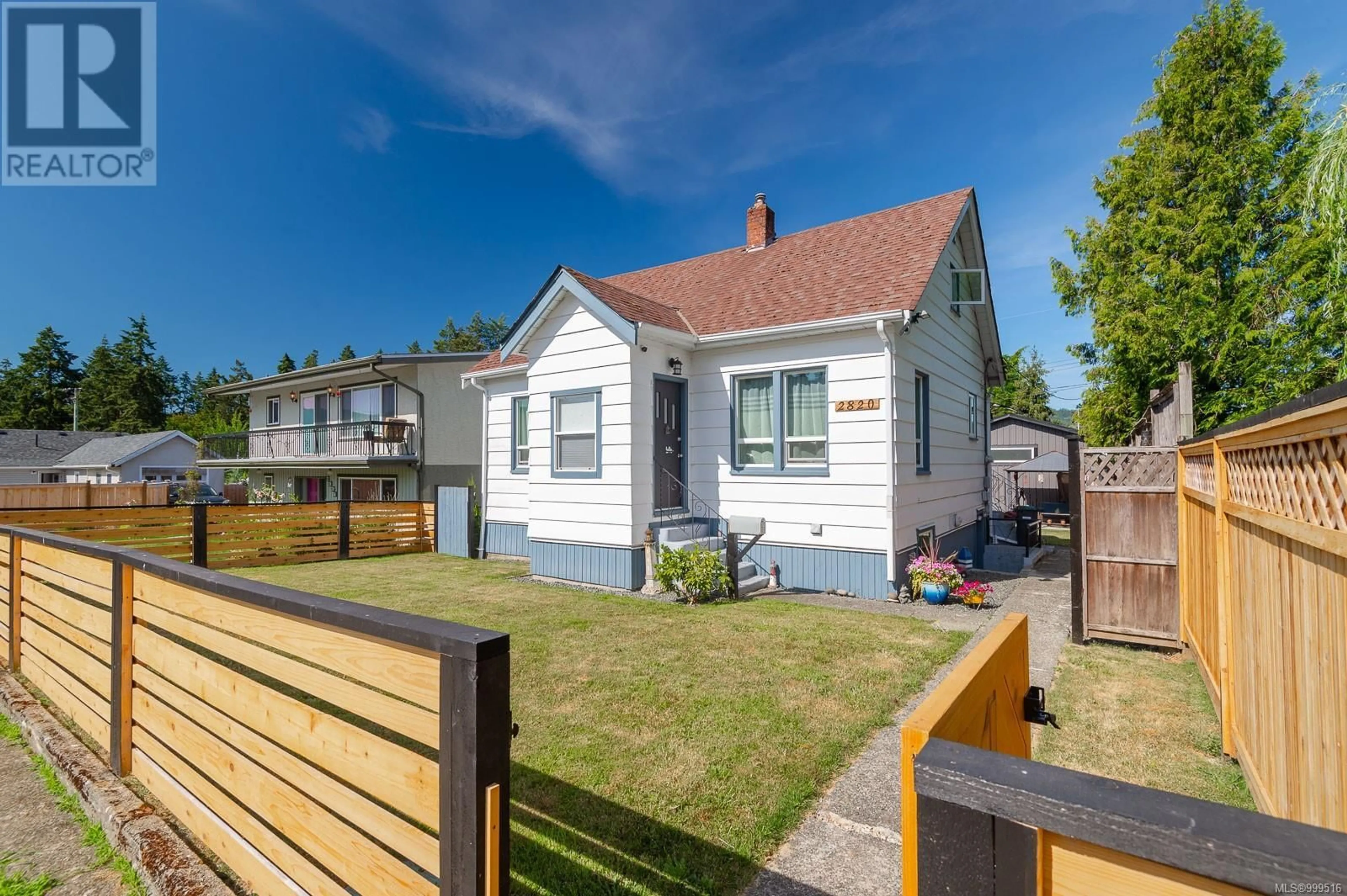 A pic from outside/outdoor area/front of a property/back of a property/a pic from drone, street for 2820 5TH AVENUE, Port Alberni British Columbia V9Y2E8