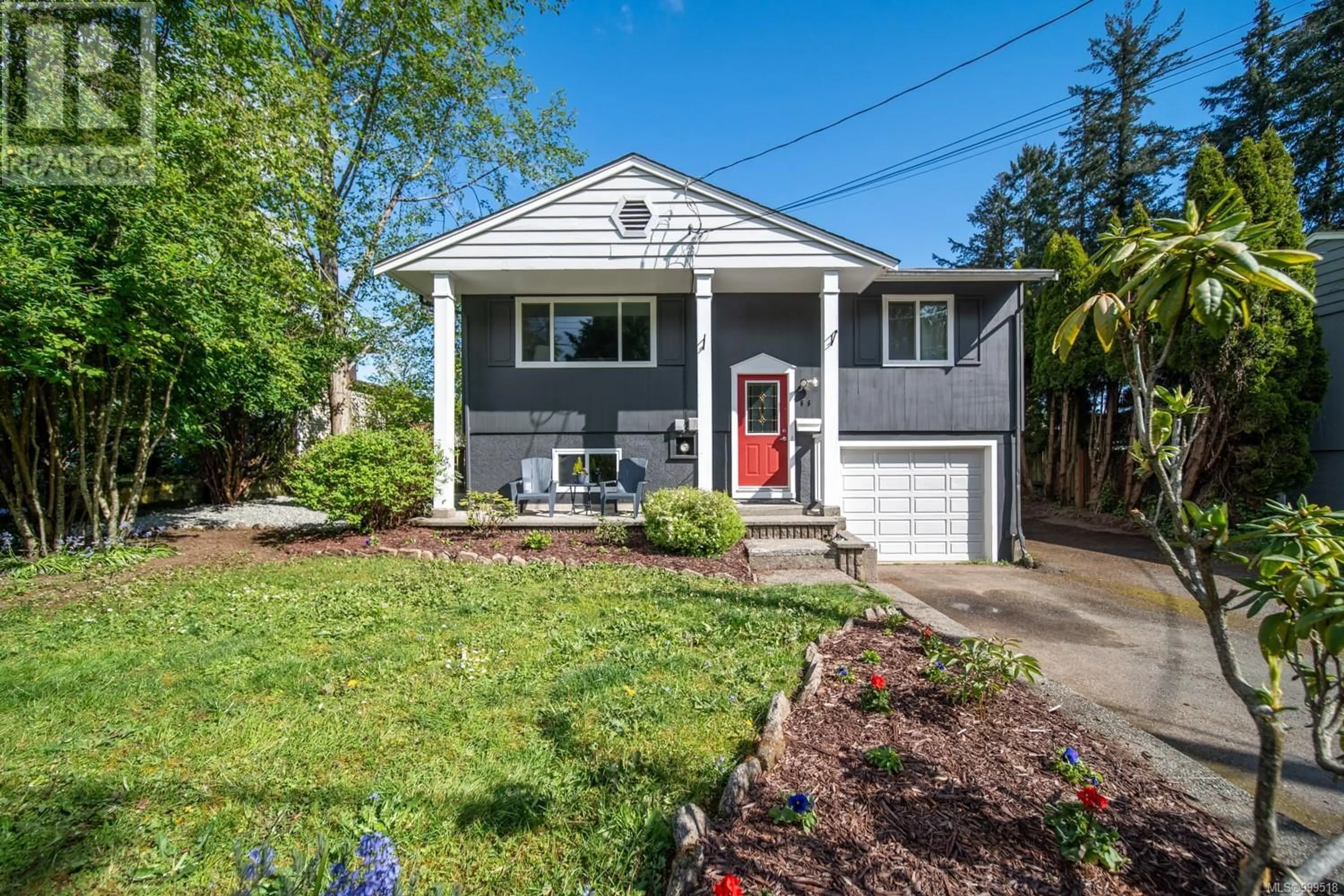 Home with vinyl exterior material, street for 676 BEACONSFIELD ROAD, Nanaimo British Columbia V9R1X2
