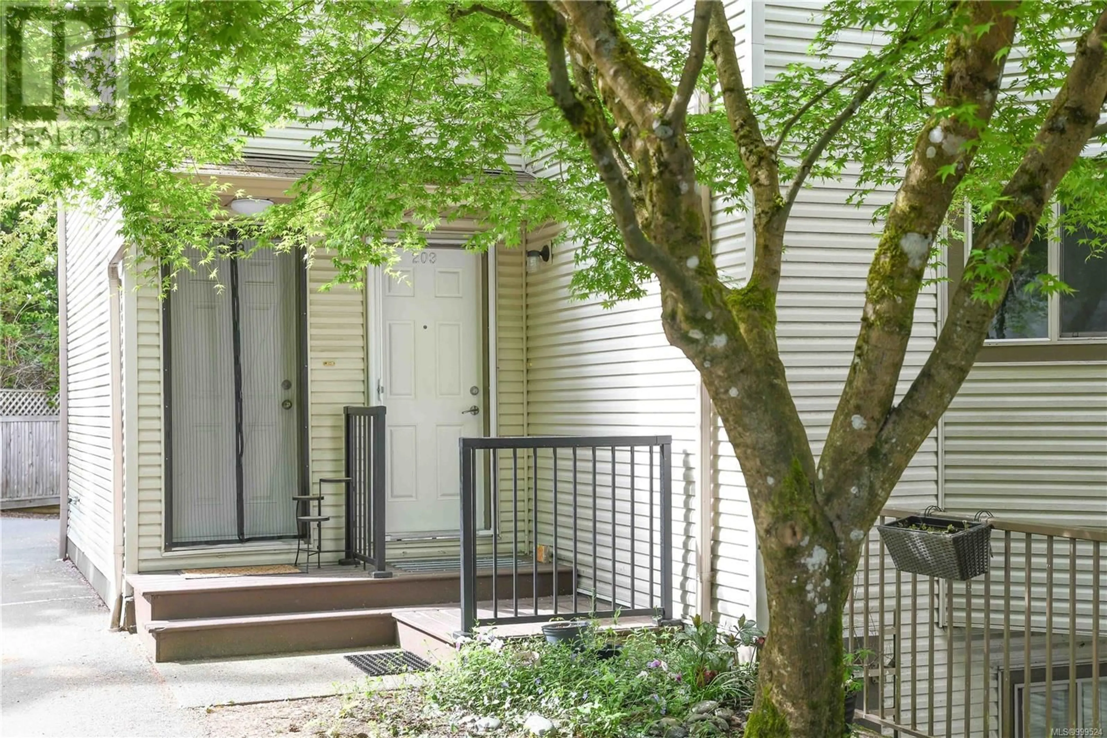 Patio, street for 203 - 4686 ALDERWOOD PLACE, Courtenay British Columbia V9N9A1