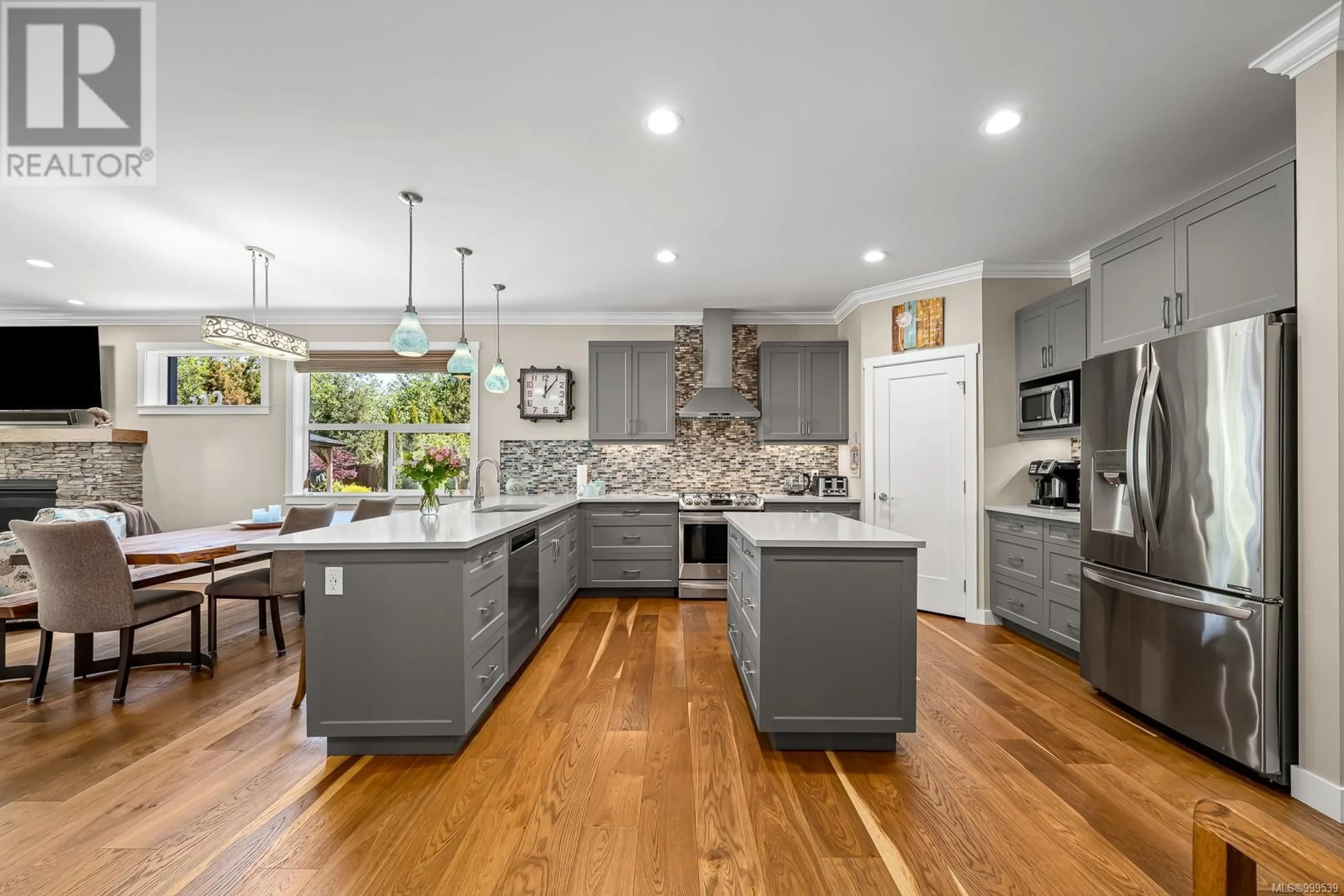 Contemporary kitchen, ceramic/tile floor for 39 - 2000 TREELANE ROAD, Campbell River British Columbia V9W4G1