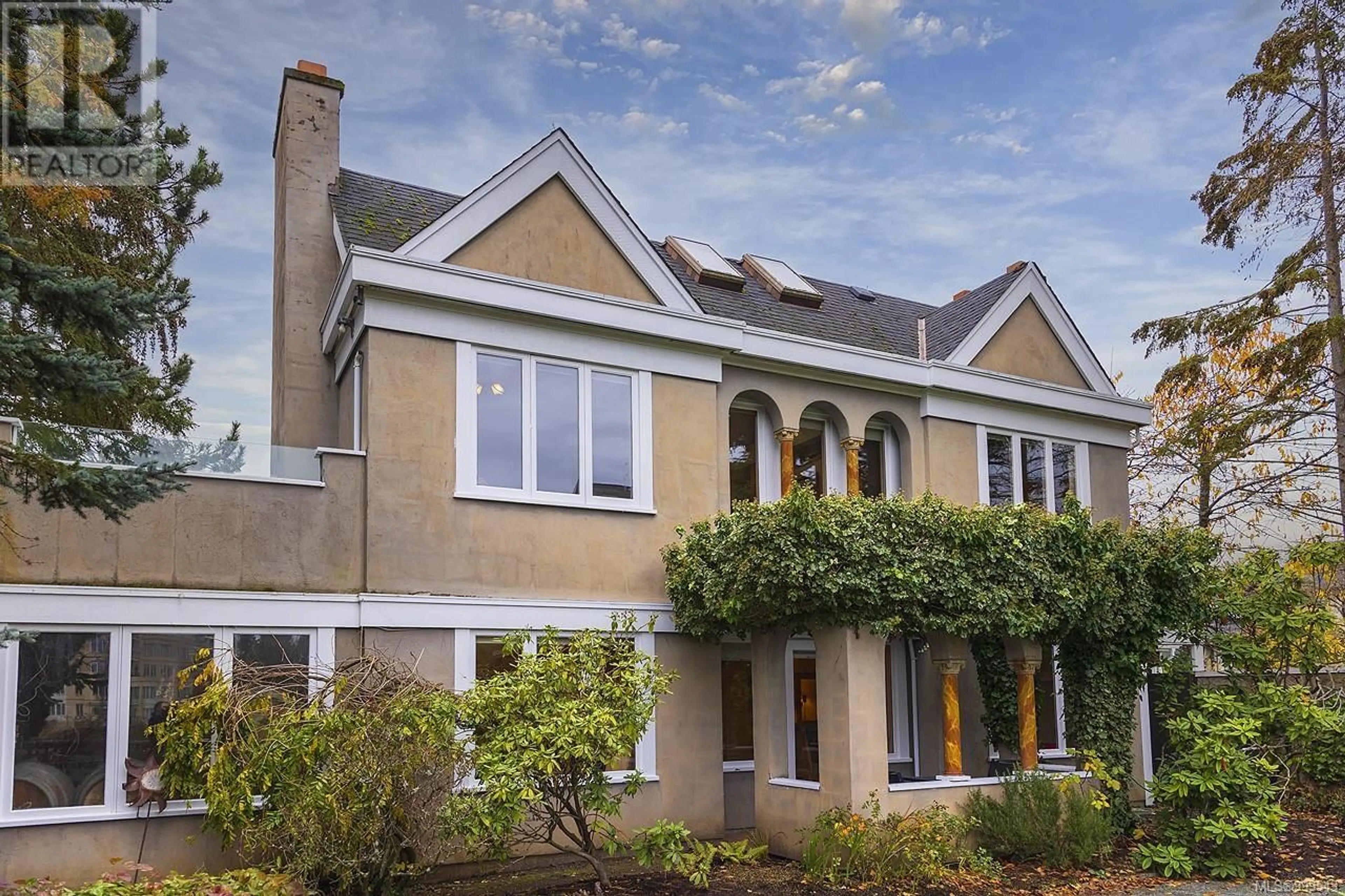 Unknown for 213 MARY STREET, Victoria British Columbia V9A3V8