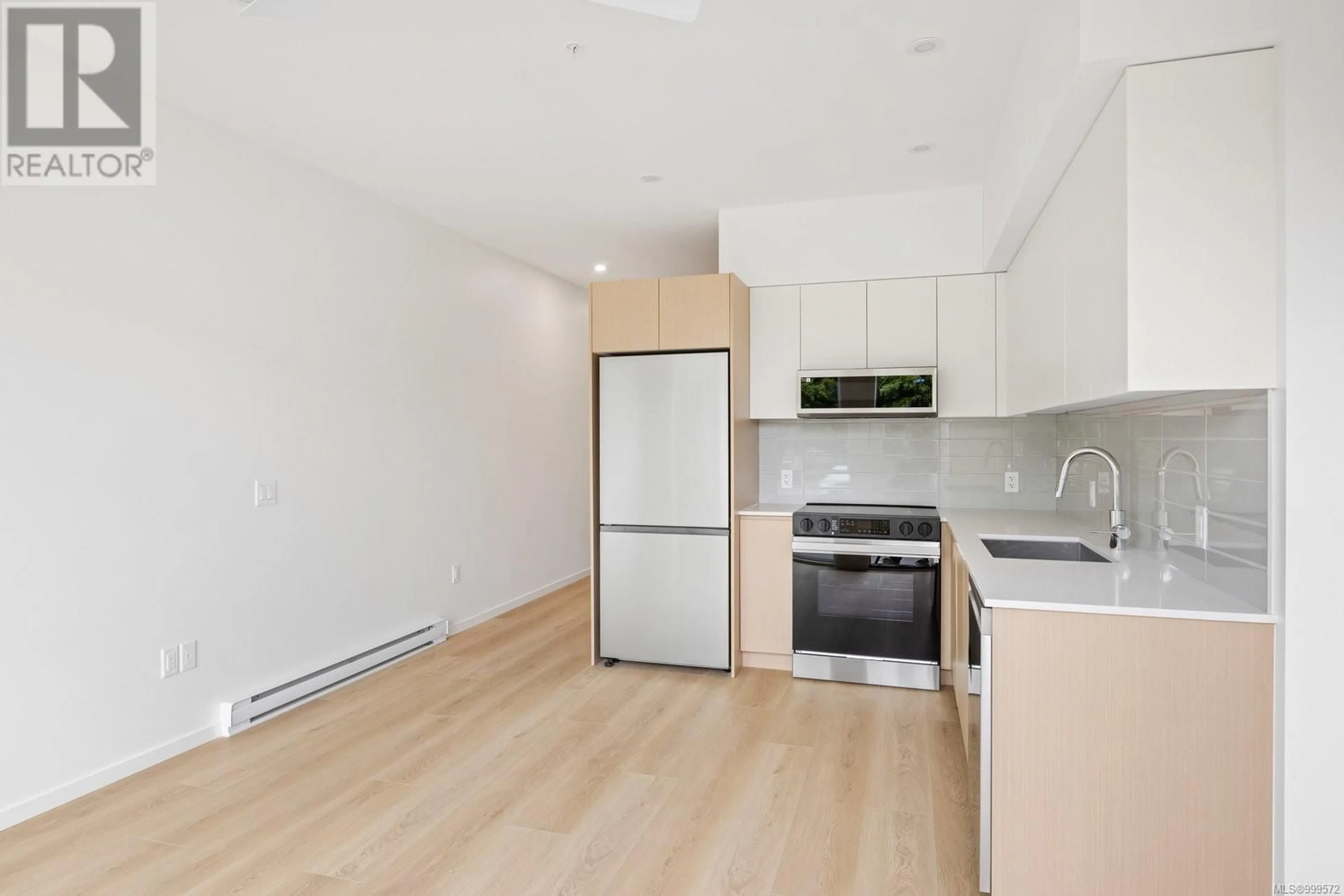 Standard kitchen, wood/laminate floor for 118 - 2374 OAKVILLE AVENUE, Sidney British Columbia V8L1V5