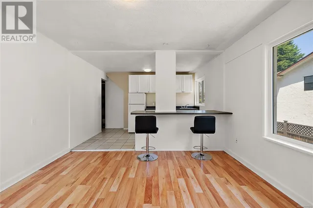 2844 ROCKWELL AVENUE, Saanich 5
