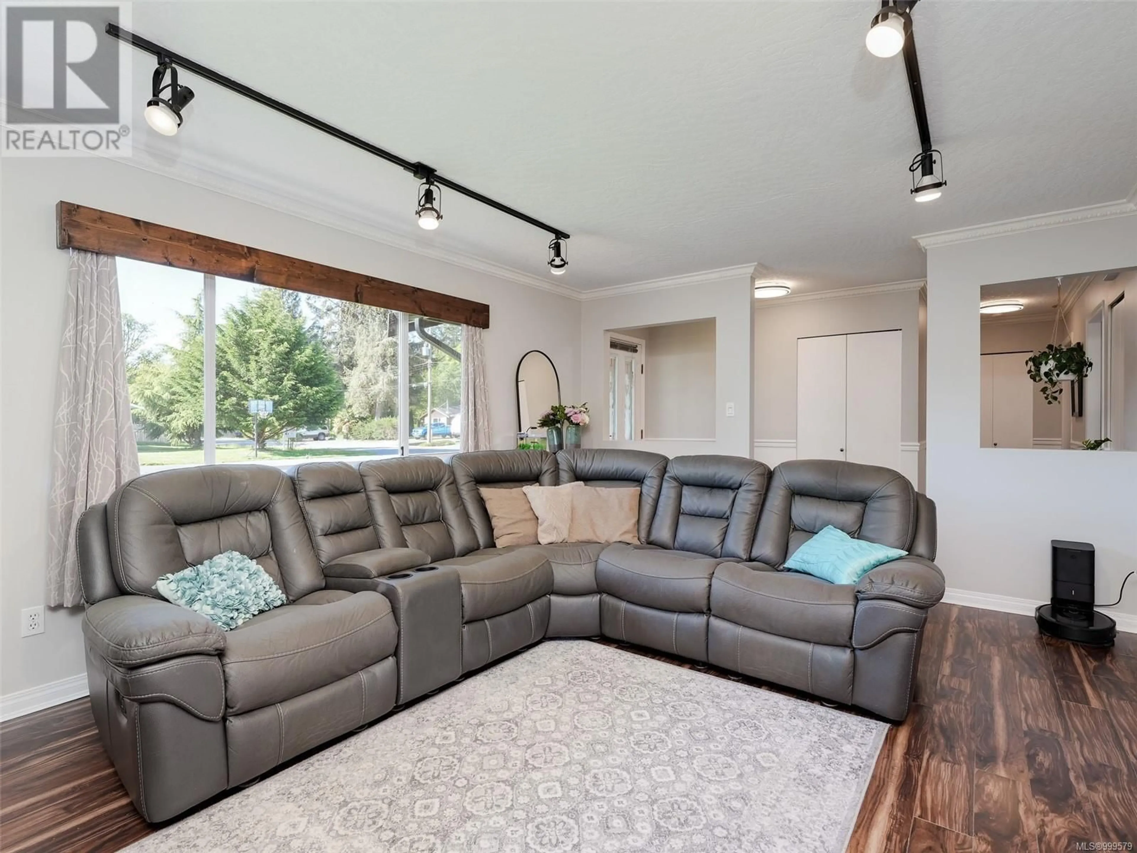 Living room with furniture, unknown for 7042 BROOKS PLACE, Sooke British Columbia V9Z0P9