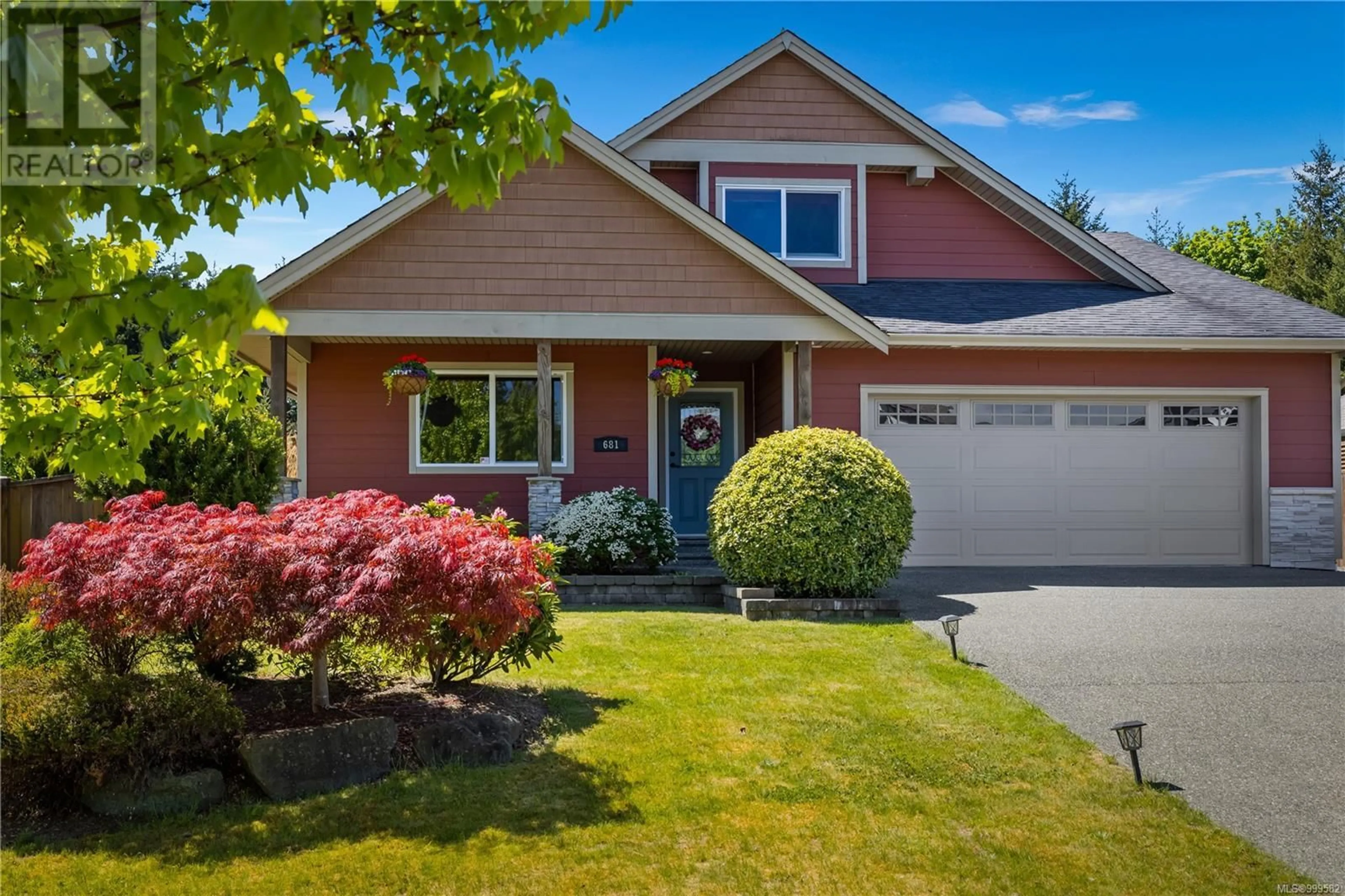 Home with vinyl exterior material, street for 681 NODALES DRIVE, Campbell River British Columbia V9H0A6