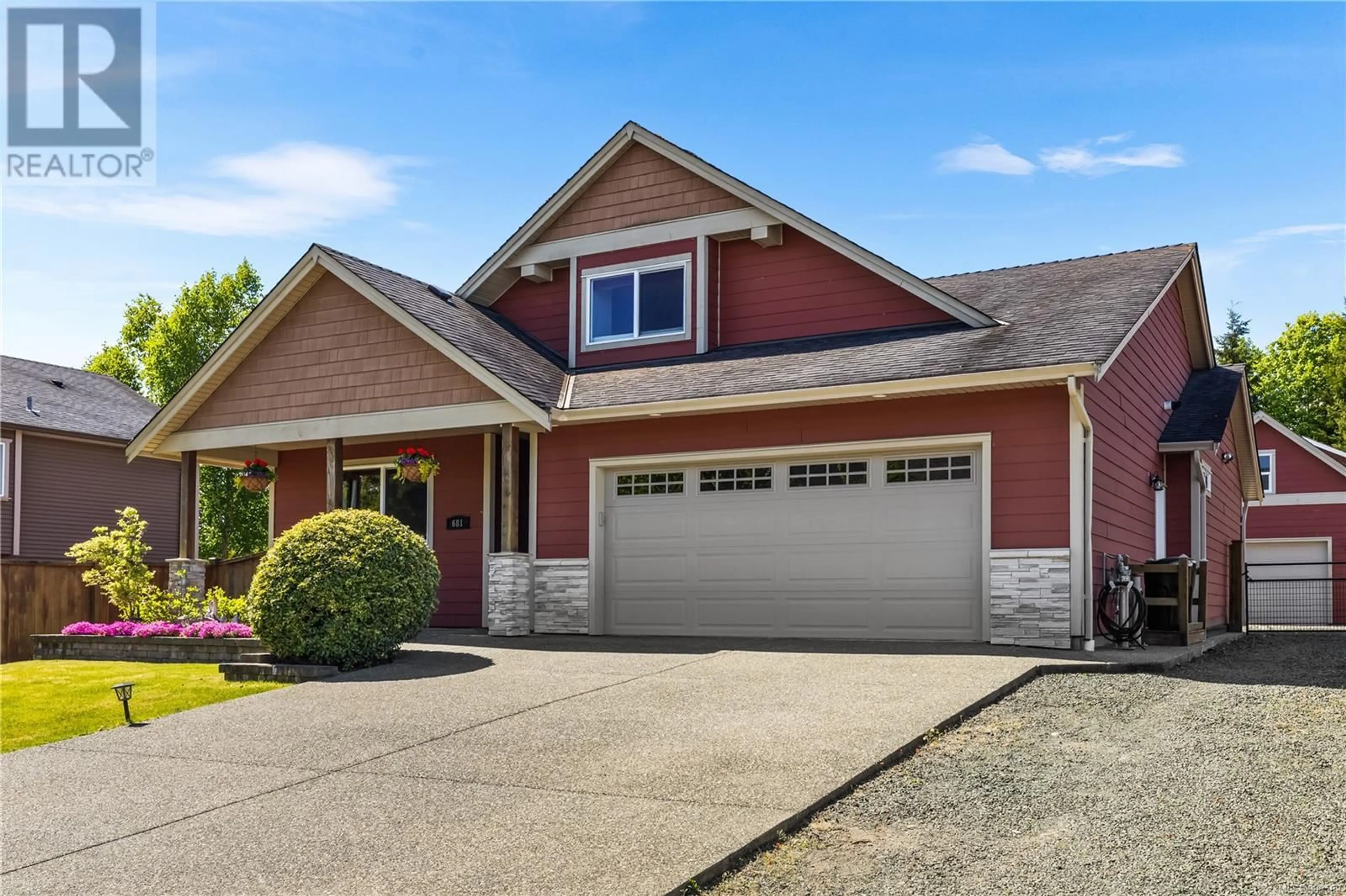 Home with vinyl exterior material, street for 681 NODALES DRIVE, Campbell River British Columbia V9H0A6