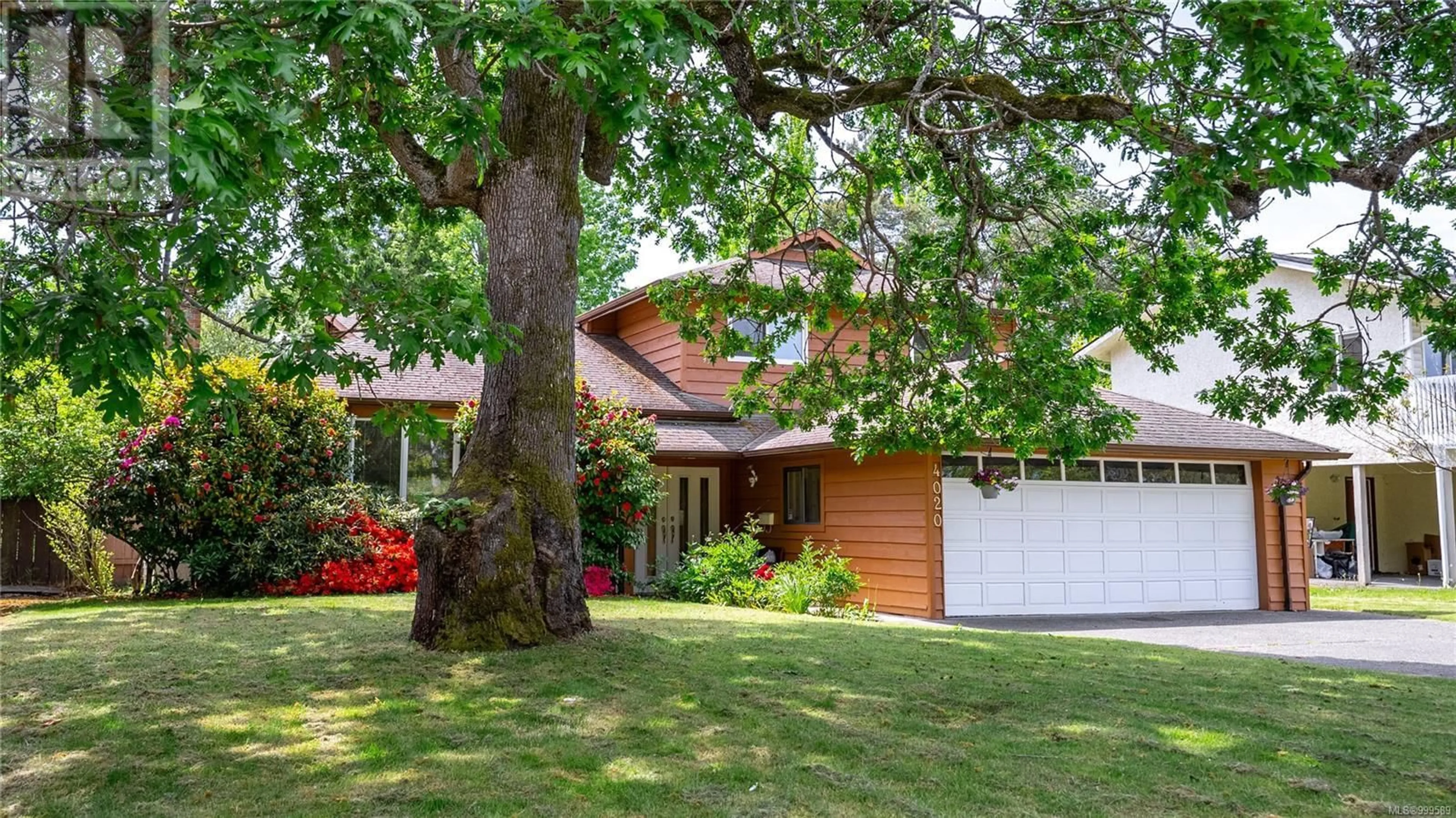 Home with brick exterior material, street for 4020 DAWNVIEW CRESCENT, Saanich British Columbia V8N5M8