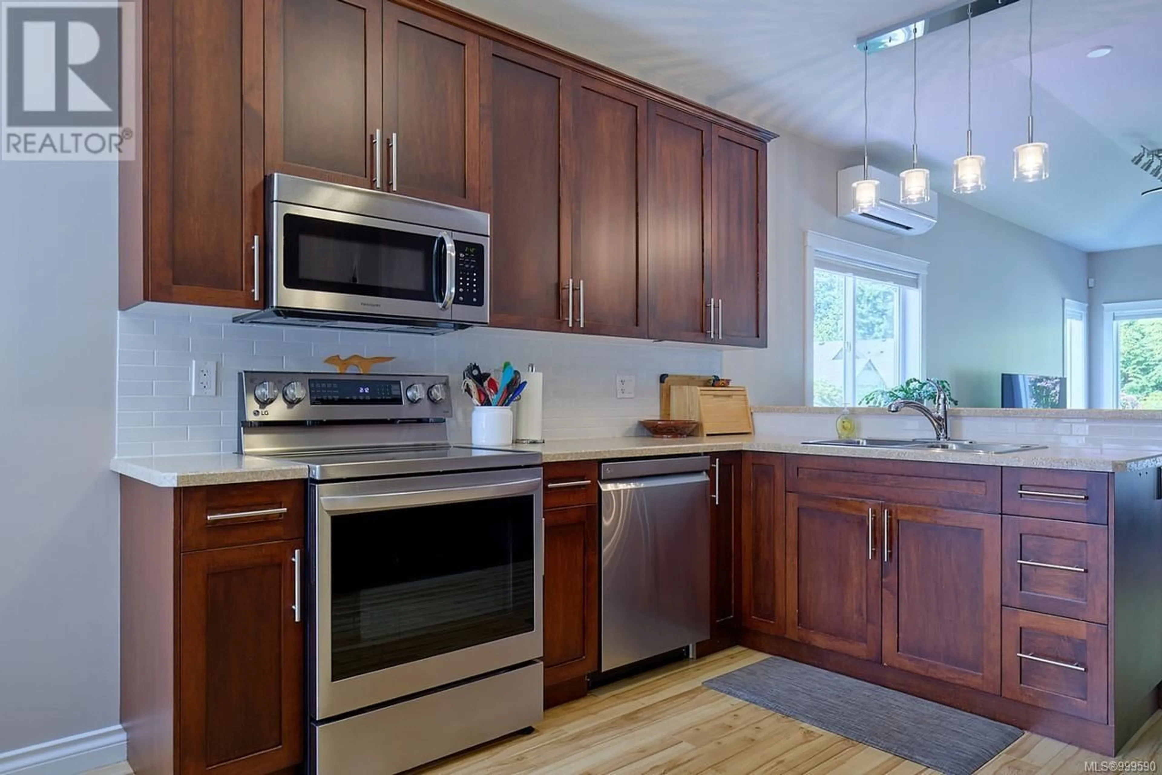 Standard kitchen, unknown for 2412 PARVEEN PLACE, Nanaimo British Columbia V9T0G2