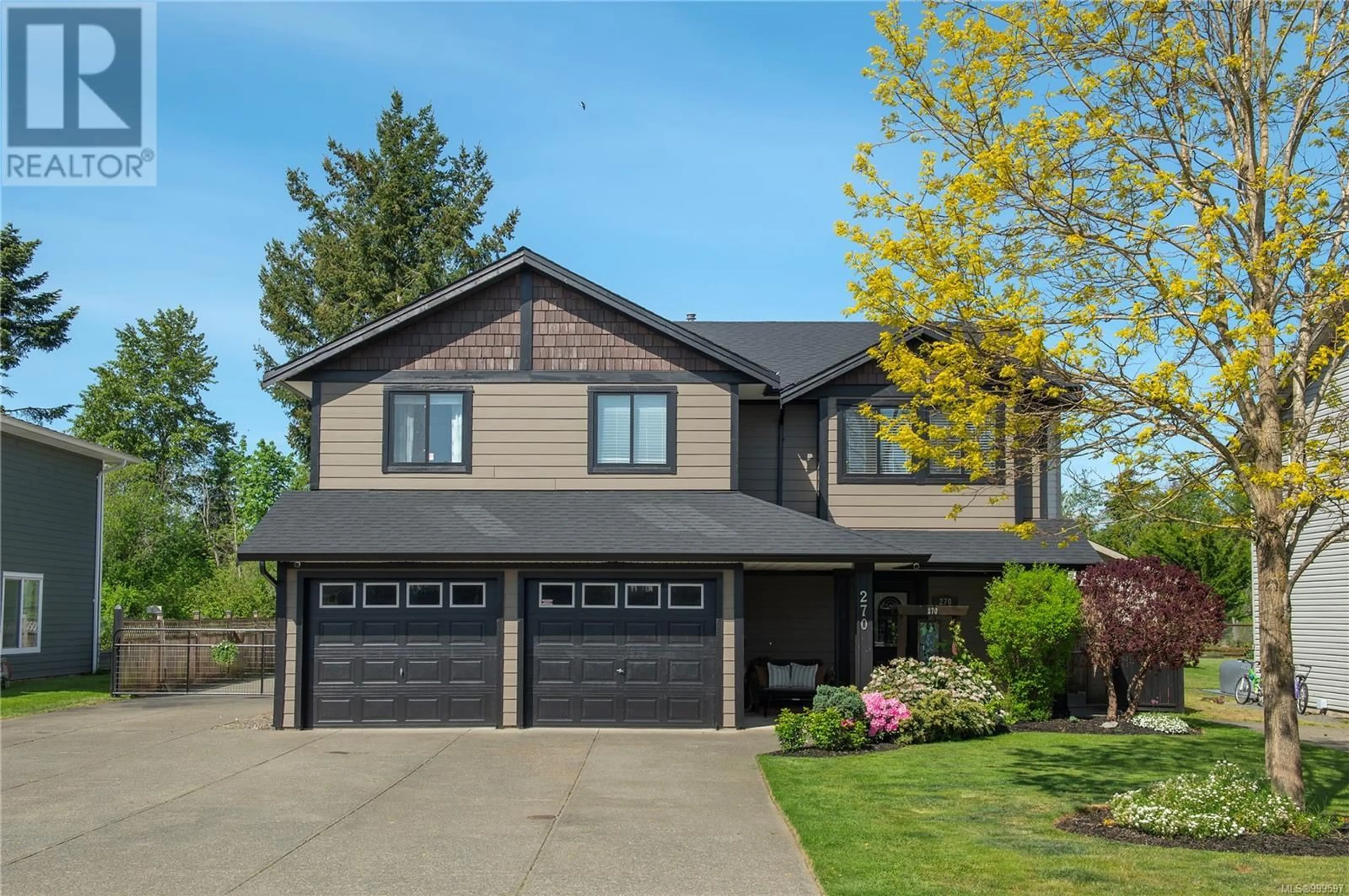 Home with vinyl exterior material, street for 270 CAROLYN ROAD, Campbell River British Columbia V9W5M6