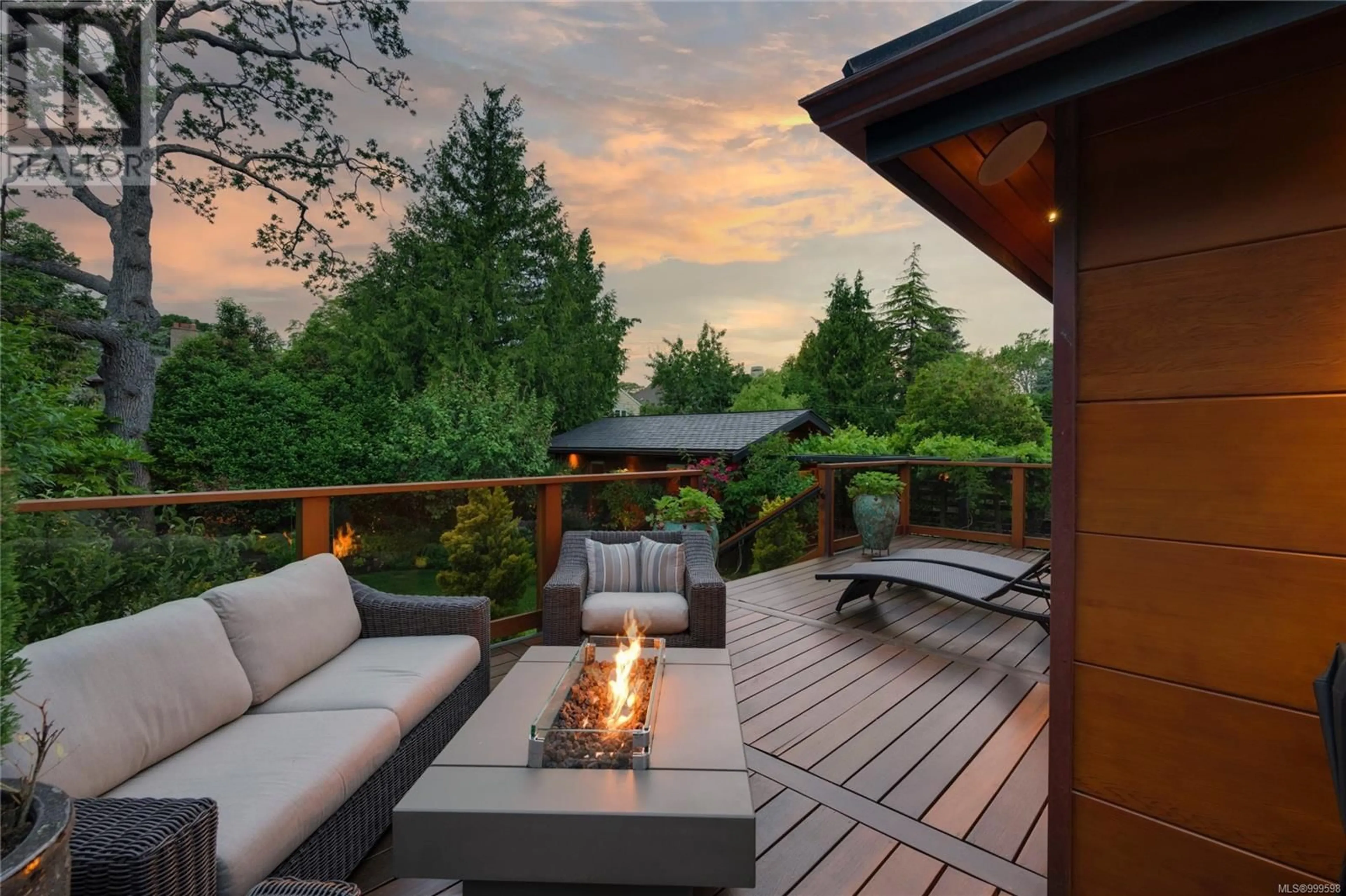 Patio, mountain view for 626 MONTEREY AVENUE, Oak Bay British Columbia V8S4T9