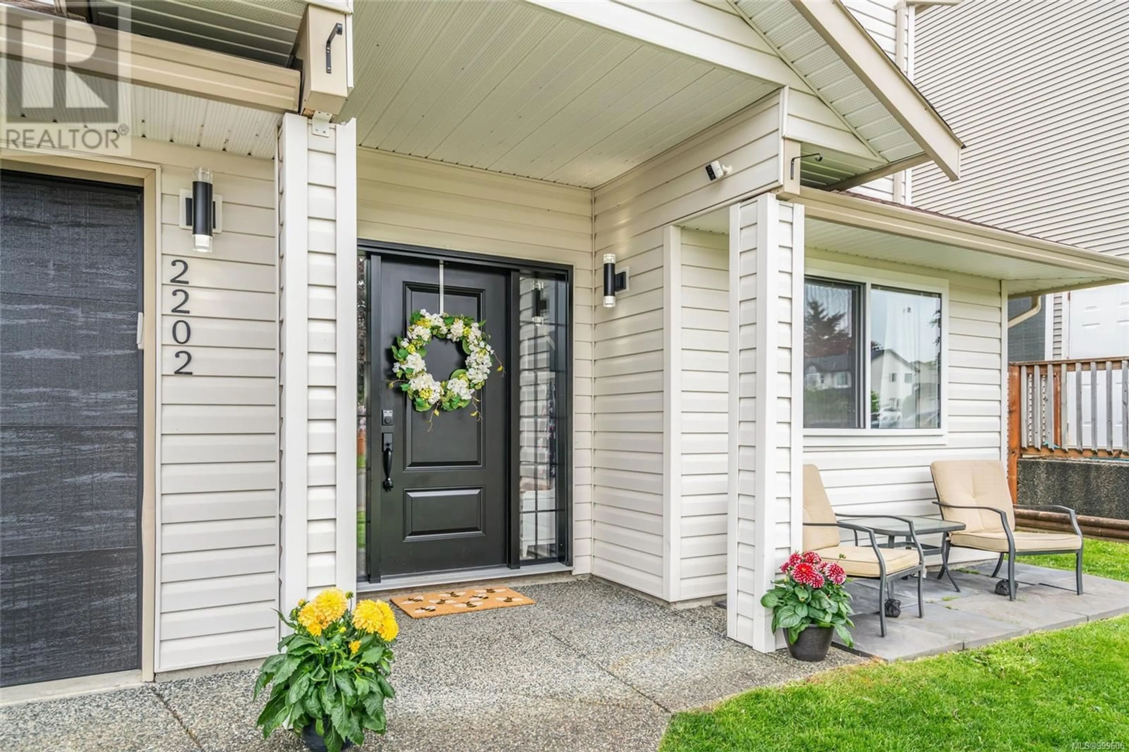 Indoor entryway for 2202 SUN VALLEY DRIVE, Nanaimo British Columbia V9T6E8