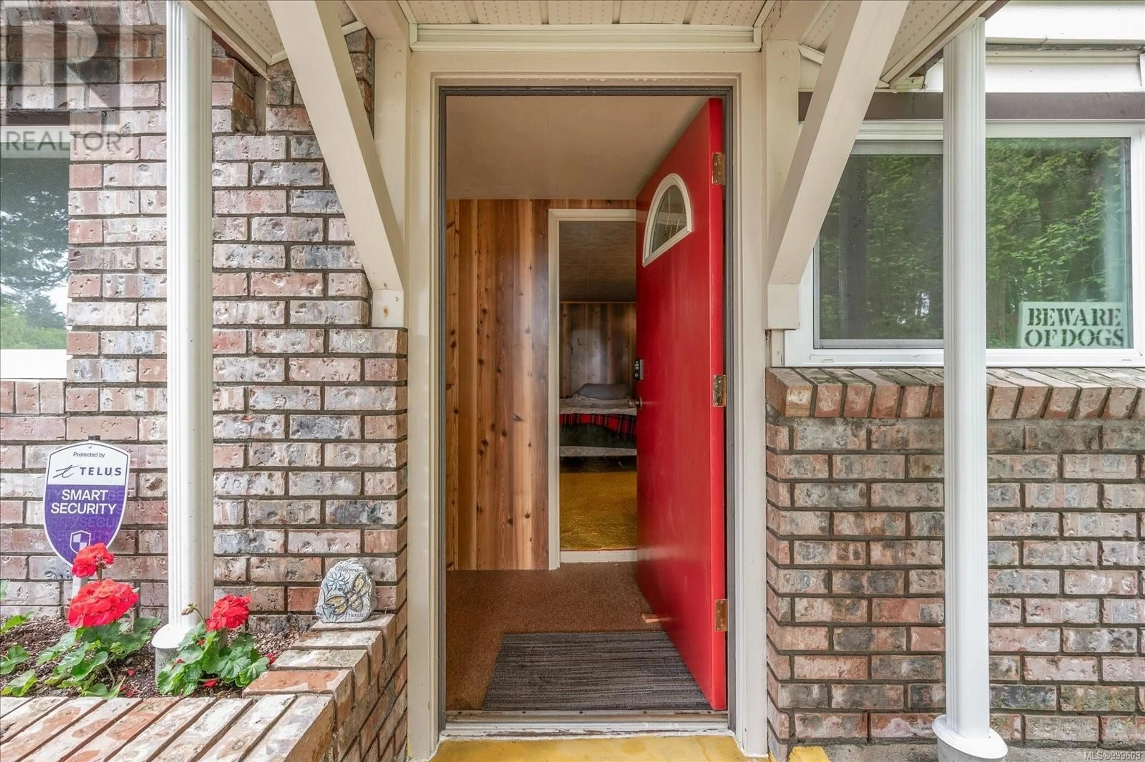 Indoor entryway for 2113 FURN ROAD, Nanaimo British Columbia V9X1J8