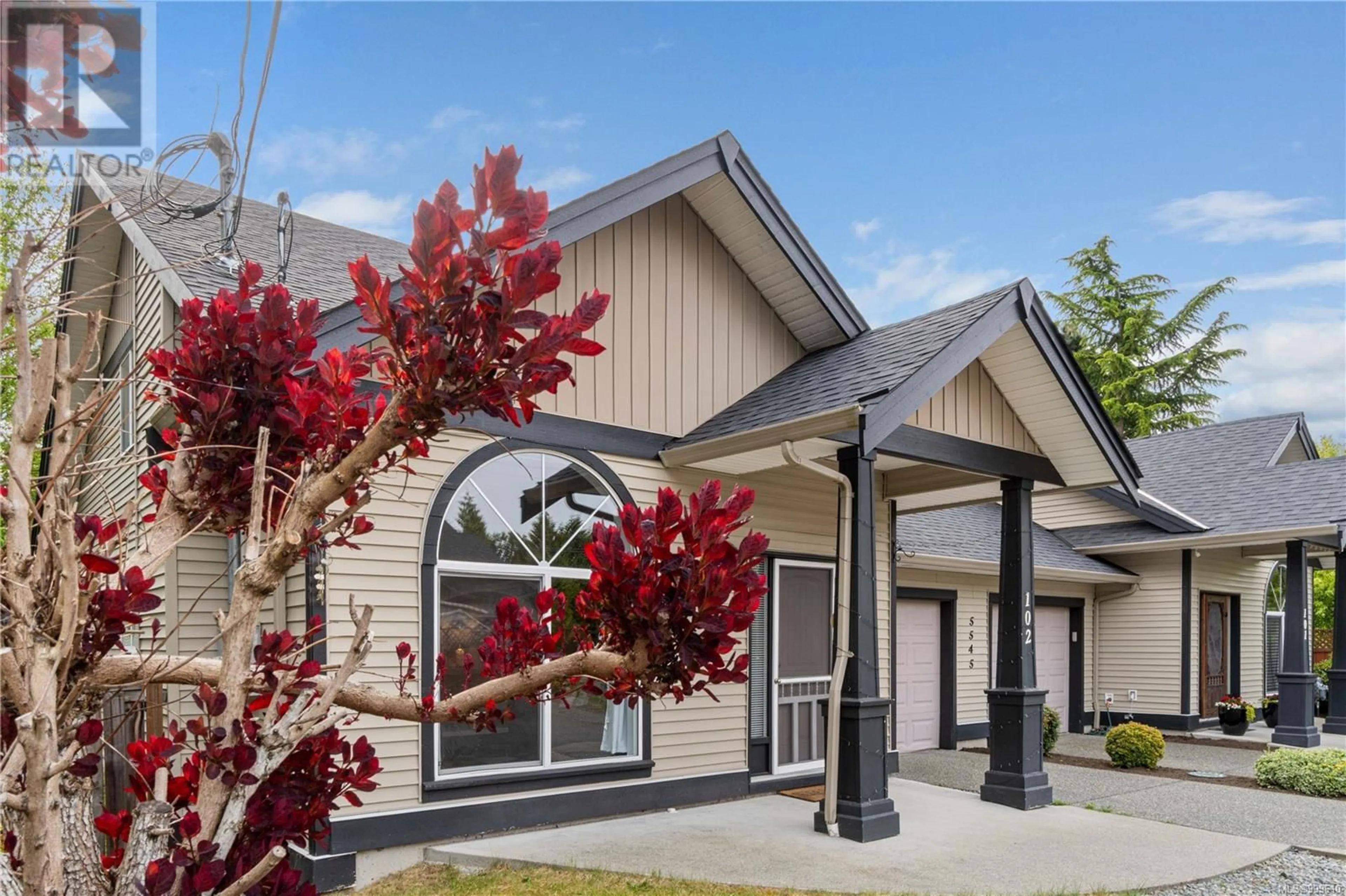 Home with vinyl exterior material, street for 102 - 5545 TURNER ROAD, Nanaimo British Columbia V9T5M4