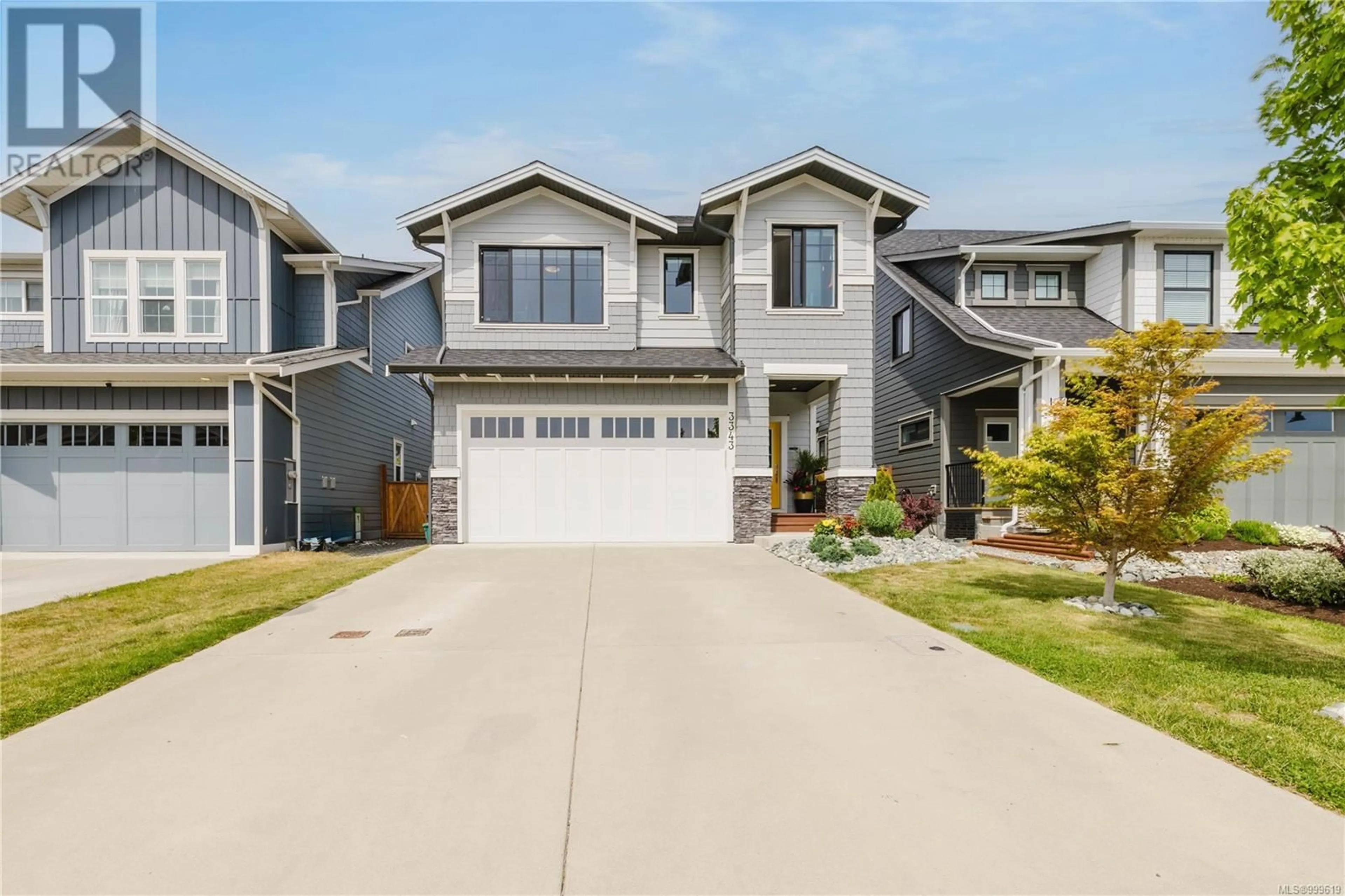 Home with vinyl exterior material, street for 3343 CURLEW STREET, Colwood British Columbia V9C0P5