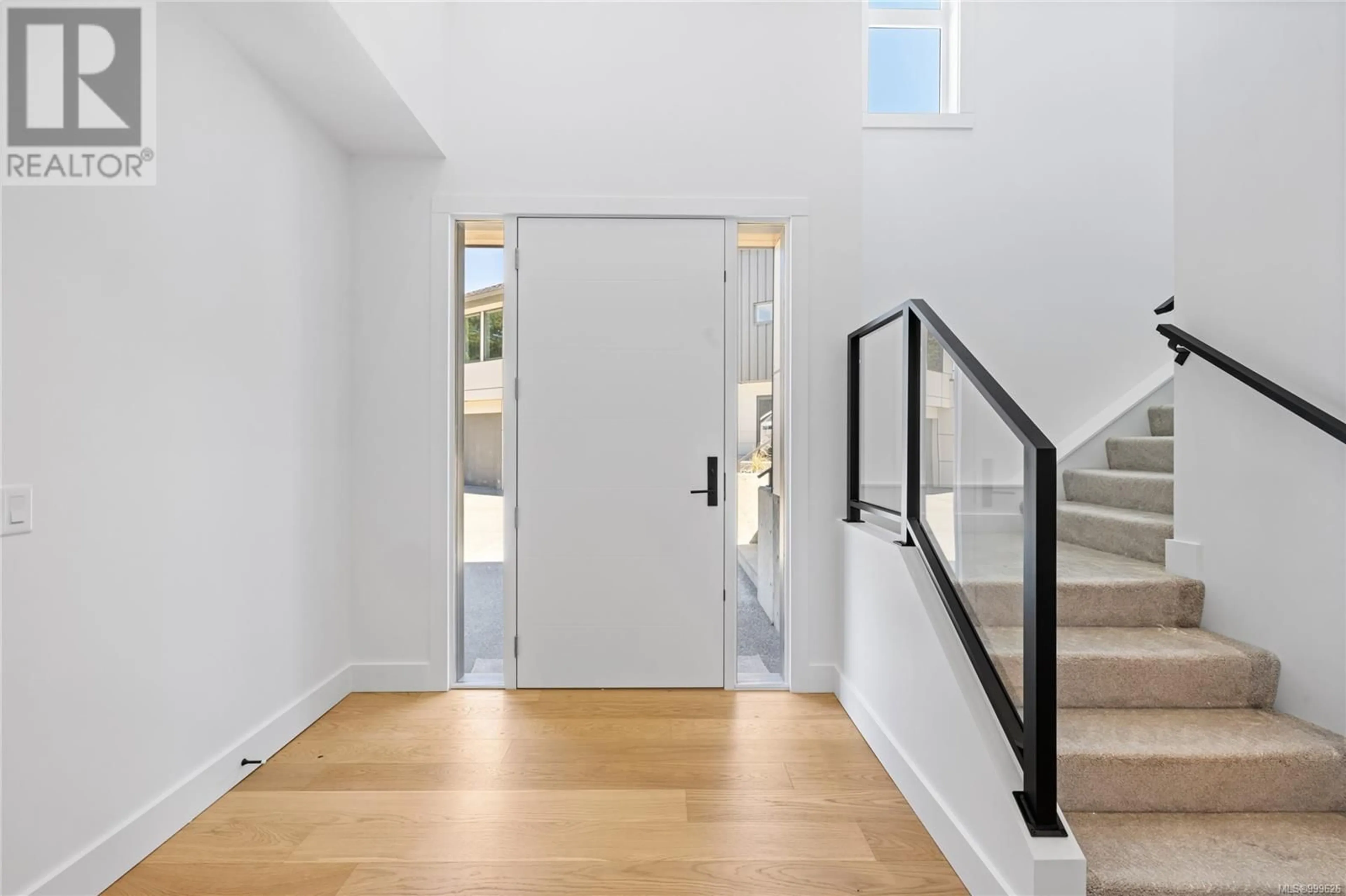 Indoor entryway for 122 BRAY ROAD, Nanaimo British Columbia V9T0J8