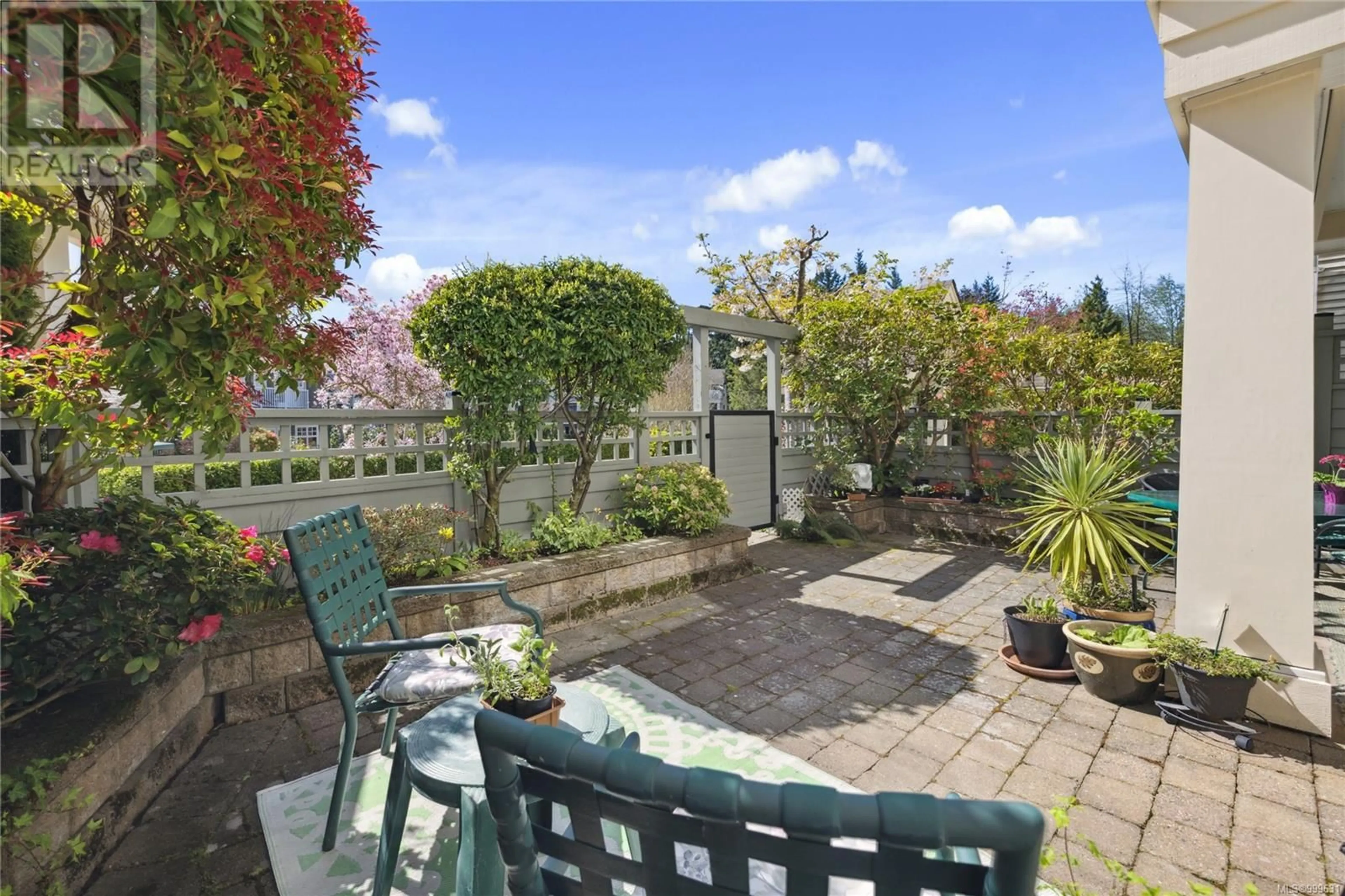 Patio, street for 101 - 5620 EDGEWATER LANE, Nanaimo British Columbia V9T6K1