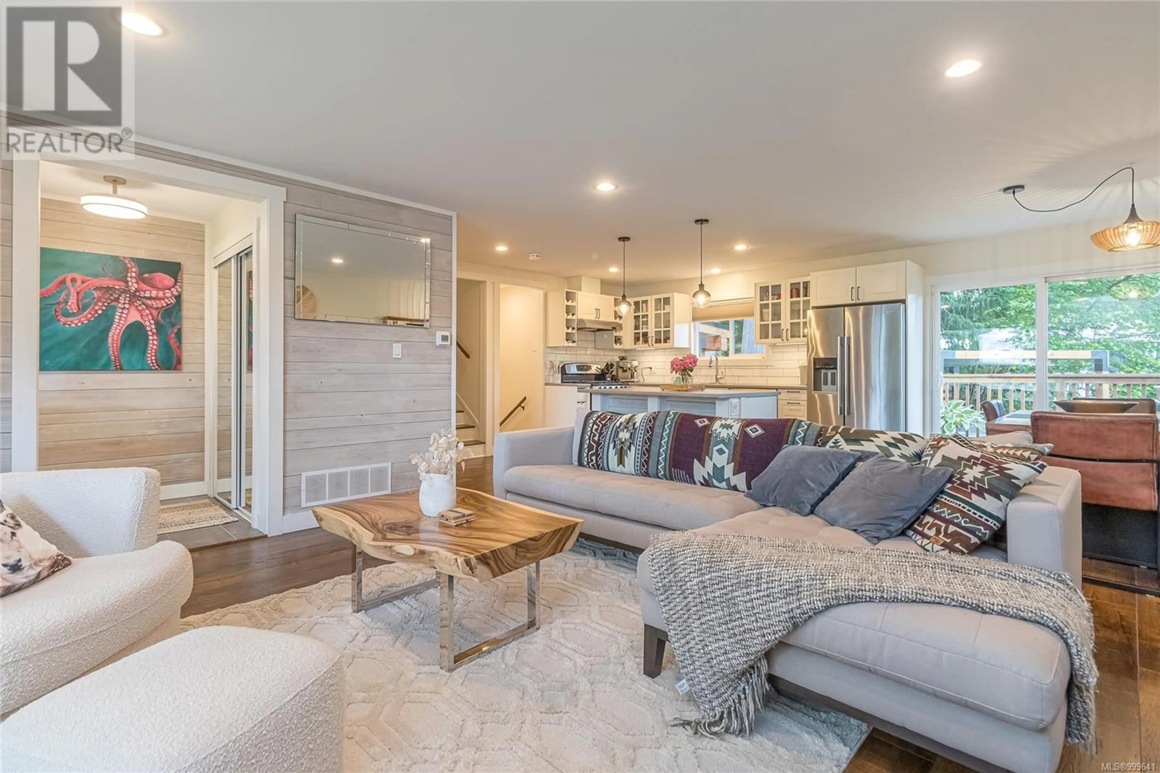 Living room with furniture, unknown for 3060 BAY STREET, Nanaimo British Columbia V9T3C6
