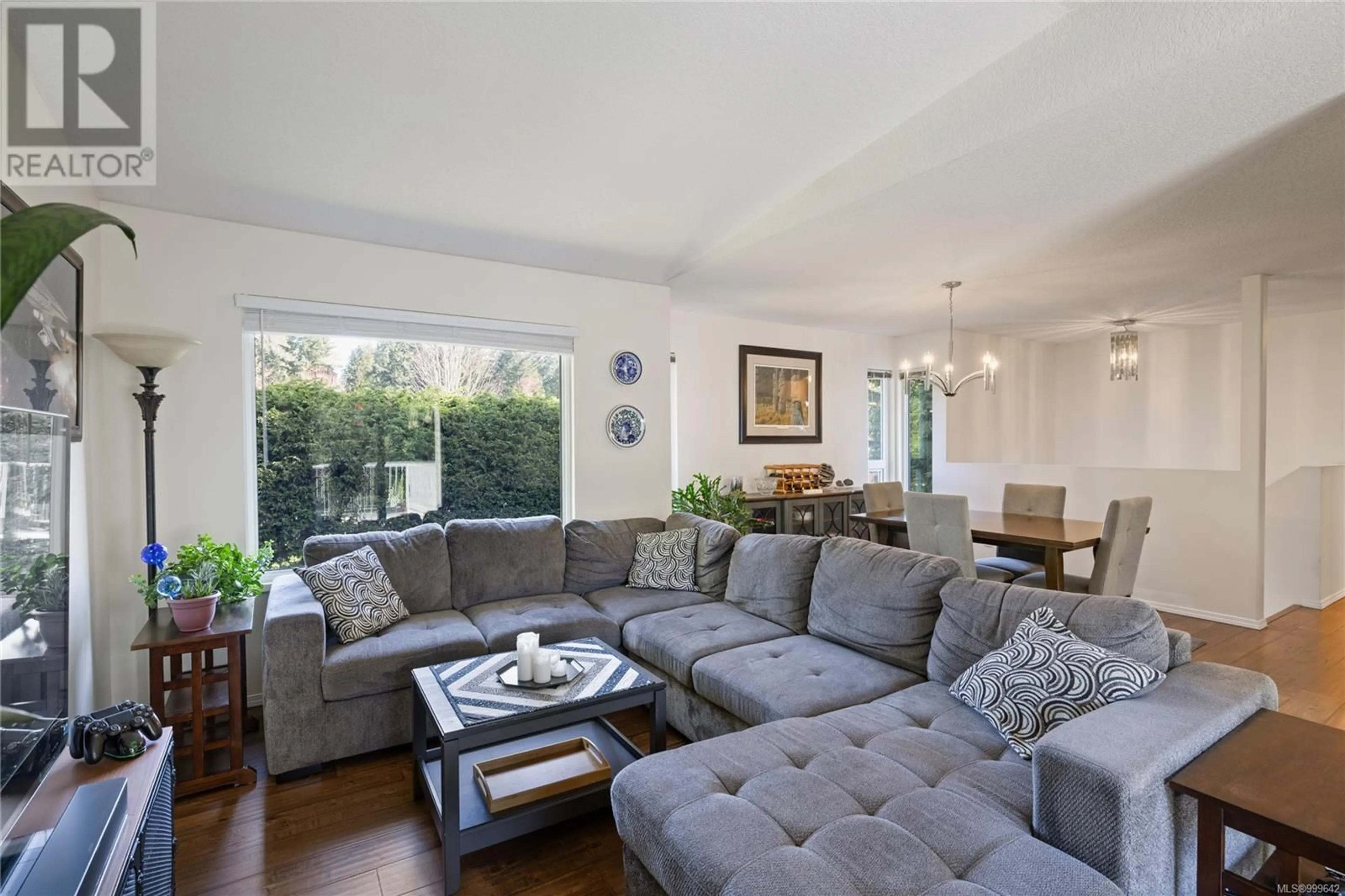 Living room with furniture, unknown for 1069 OLD VICTORIA ROAD, Nanaimo British Columbia V9R6R4