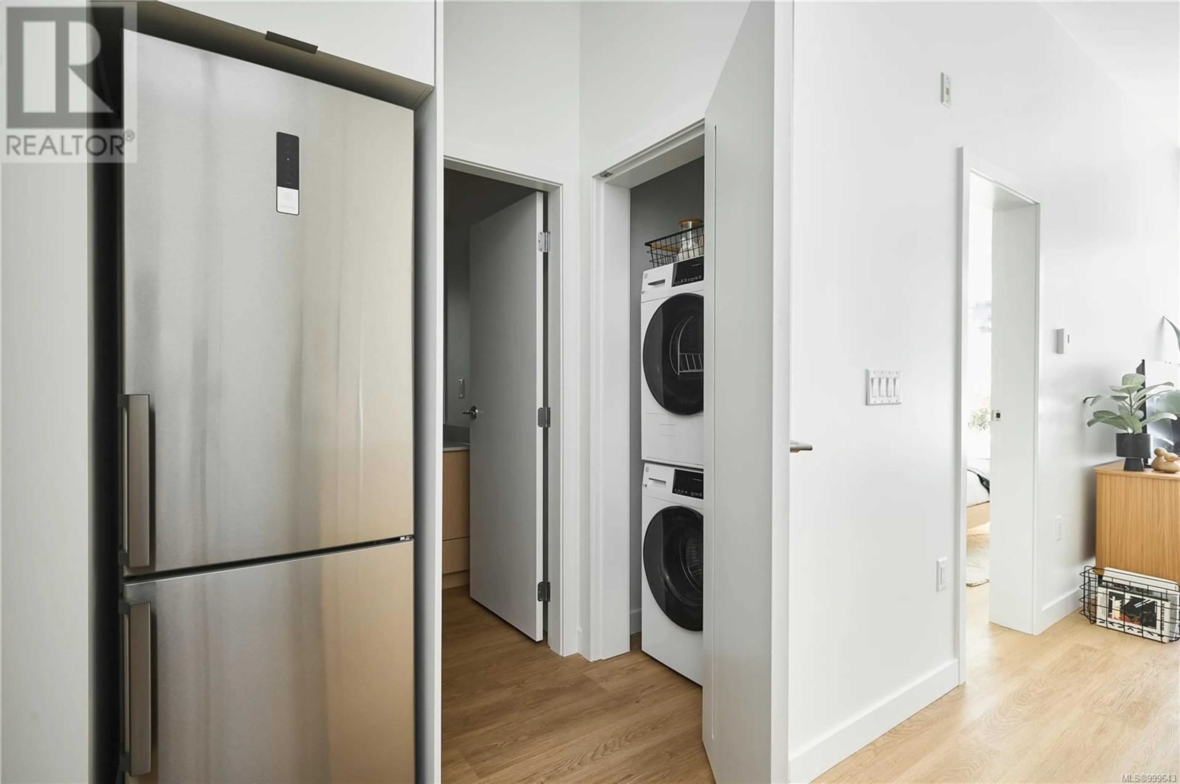 Laundry room for 116 - 1115 JOHNSON STREET, Victoria British Columbia V8V0H2