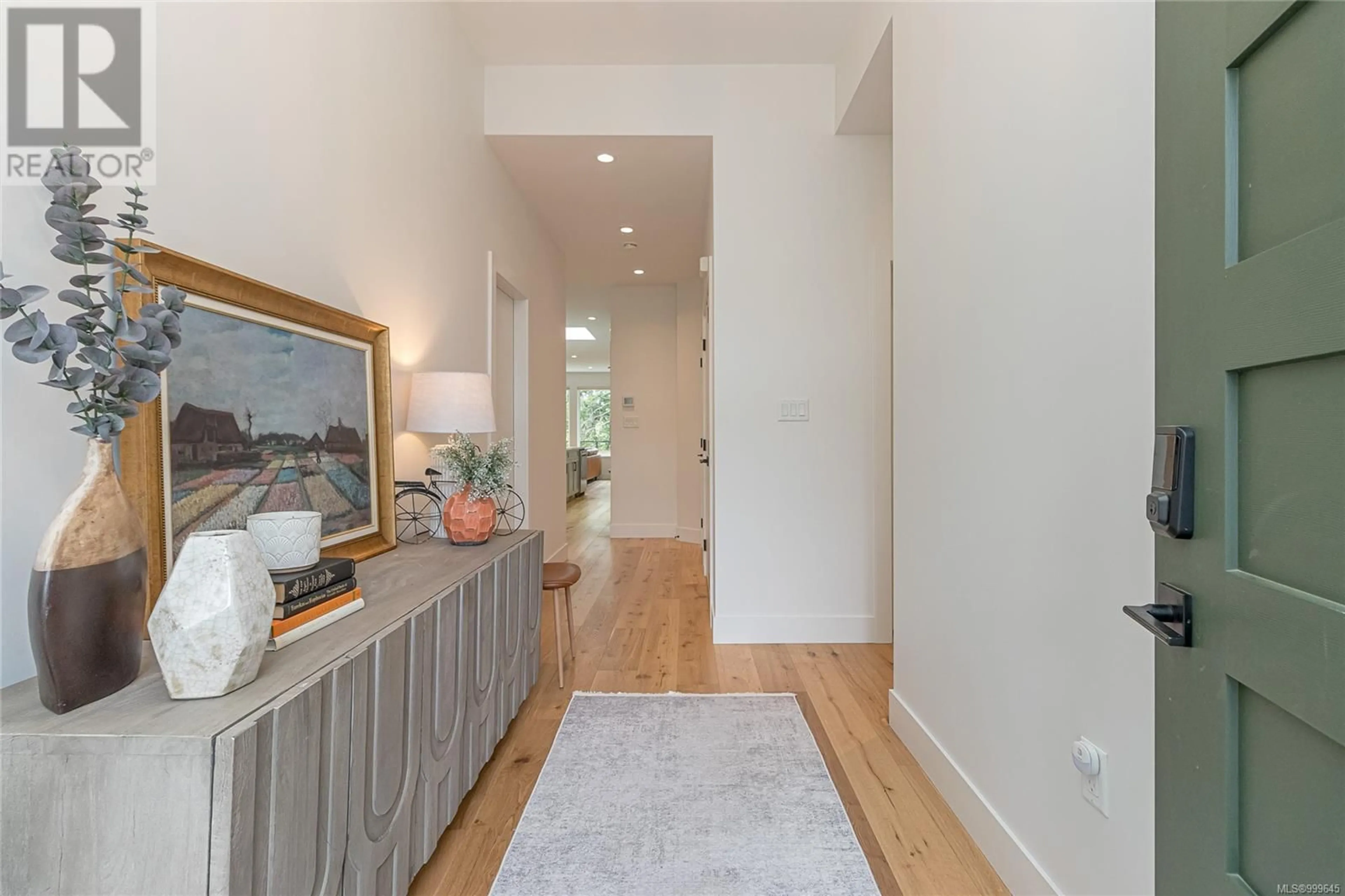 Indoor foyer for 6237 HIGHWOOD DRIVE, Duncan British Columbia V9L0H5