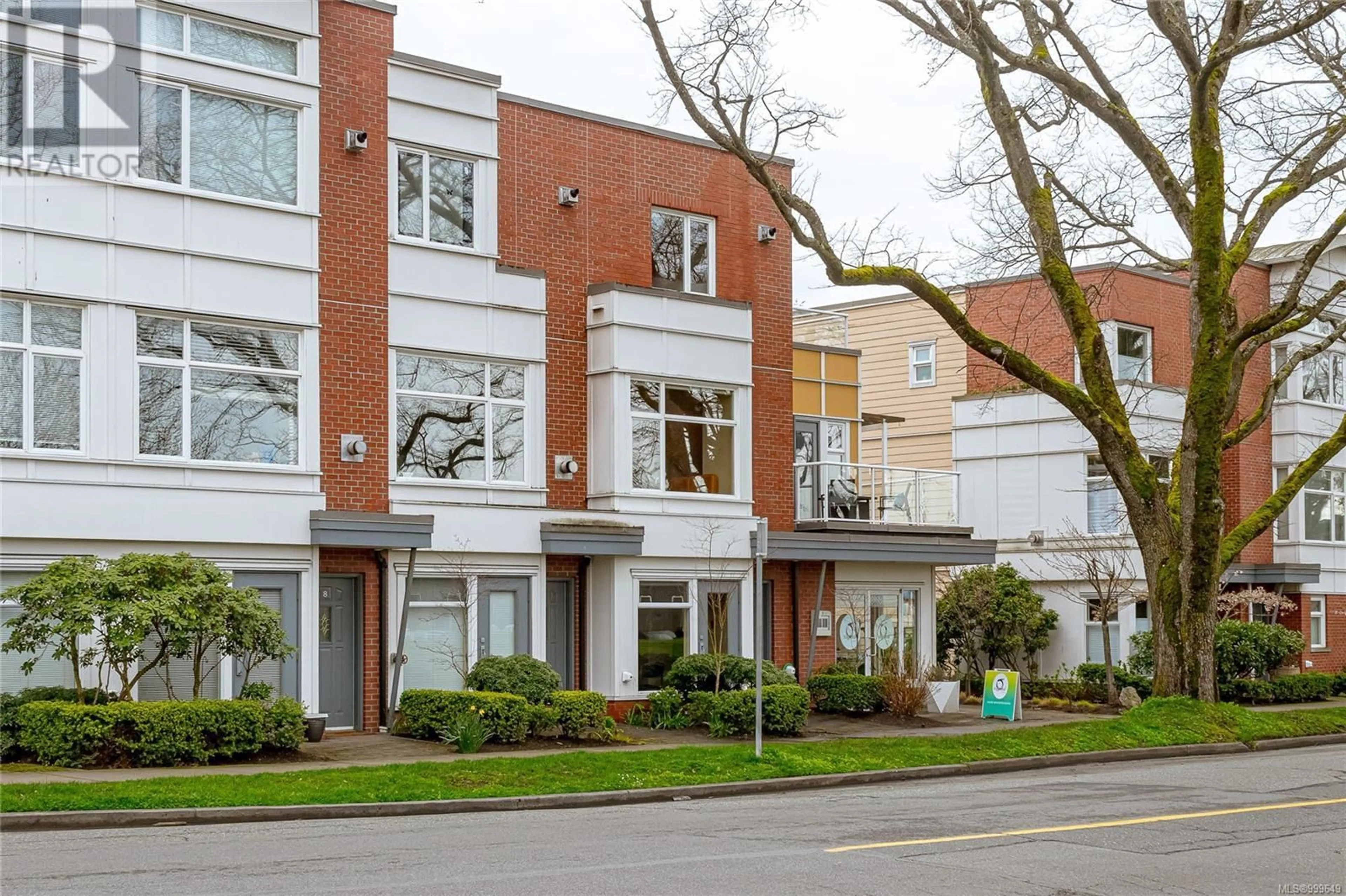 Home with brick exterior material, street for 6 - 60 DALLAS ROAD, Victoria British Columbia V8V1A2