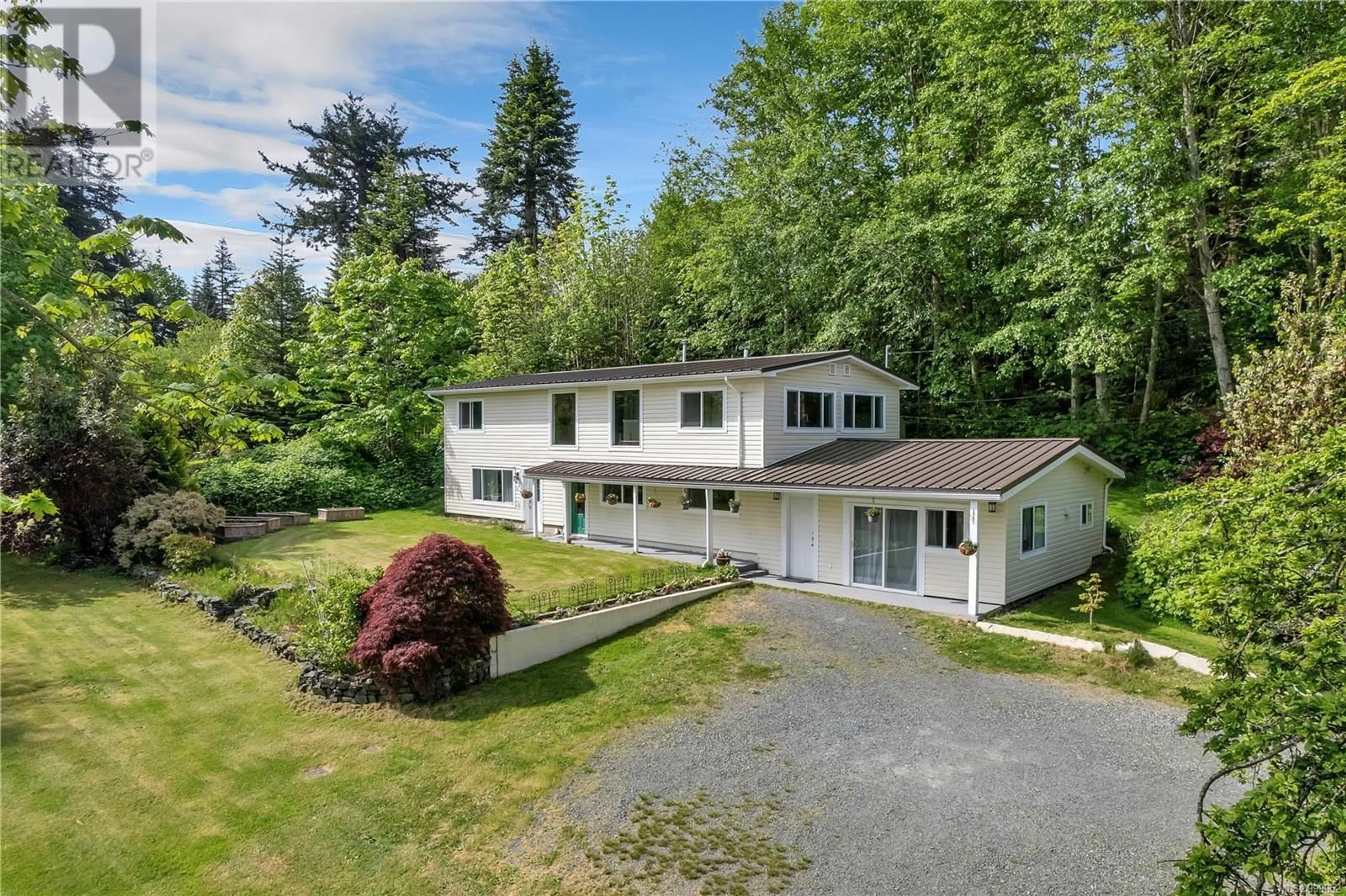 A pic from outside/outdoor area/front of a property/back of a property/a pic from drone, unknown for 1175 PETERSEN ROAD, Campbell River British Columbia V9W3H8