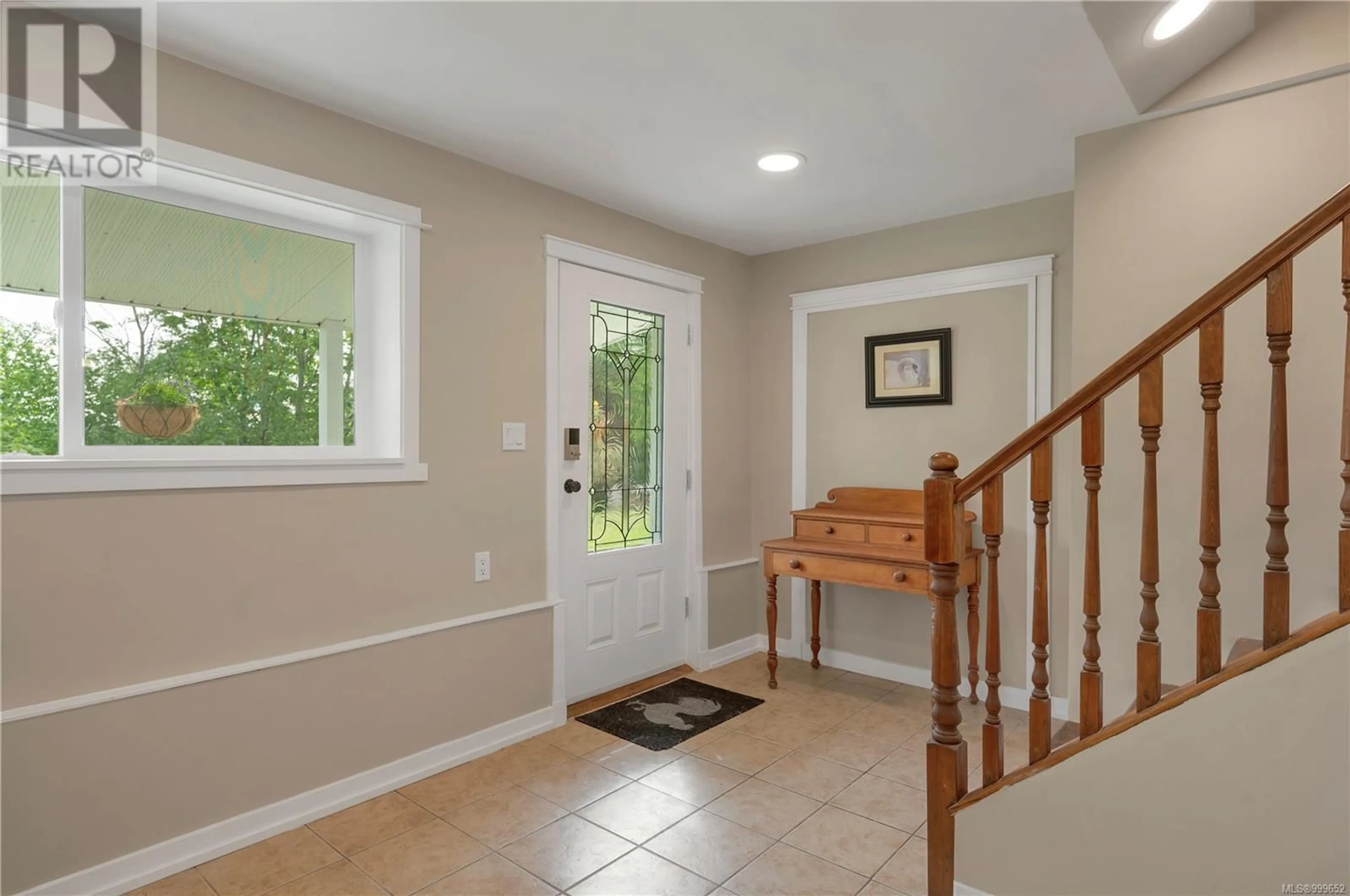 Indoor entryway for 1175 PETERSEN ROAD, Campbell River British Columbia V9W3H8