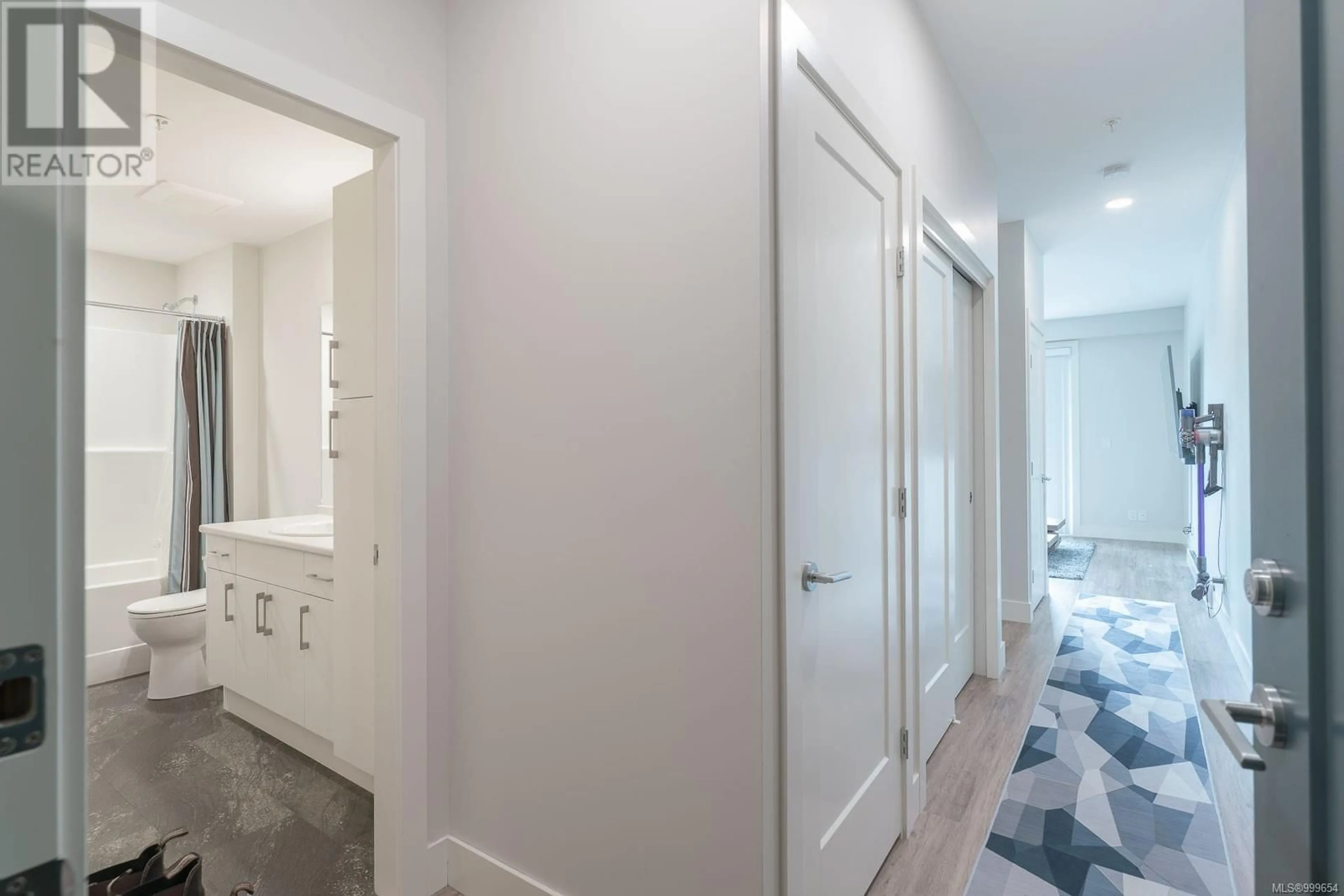 A pic of a room for 306 - 6544 METRAL DRIVE, Nanaimo British Columbia V9T2L8