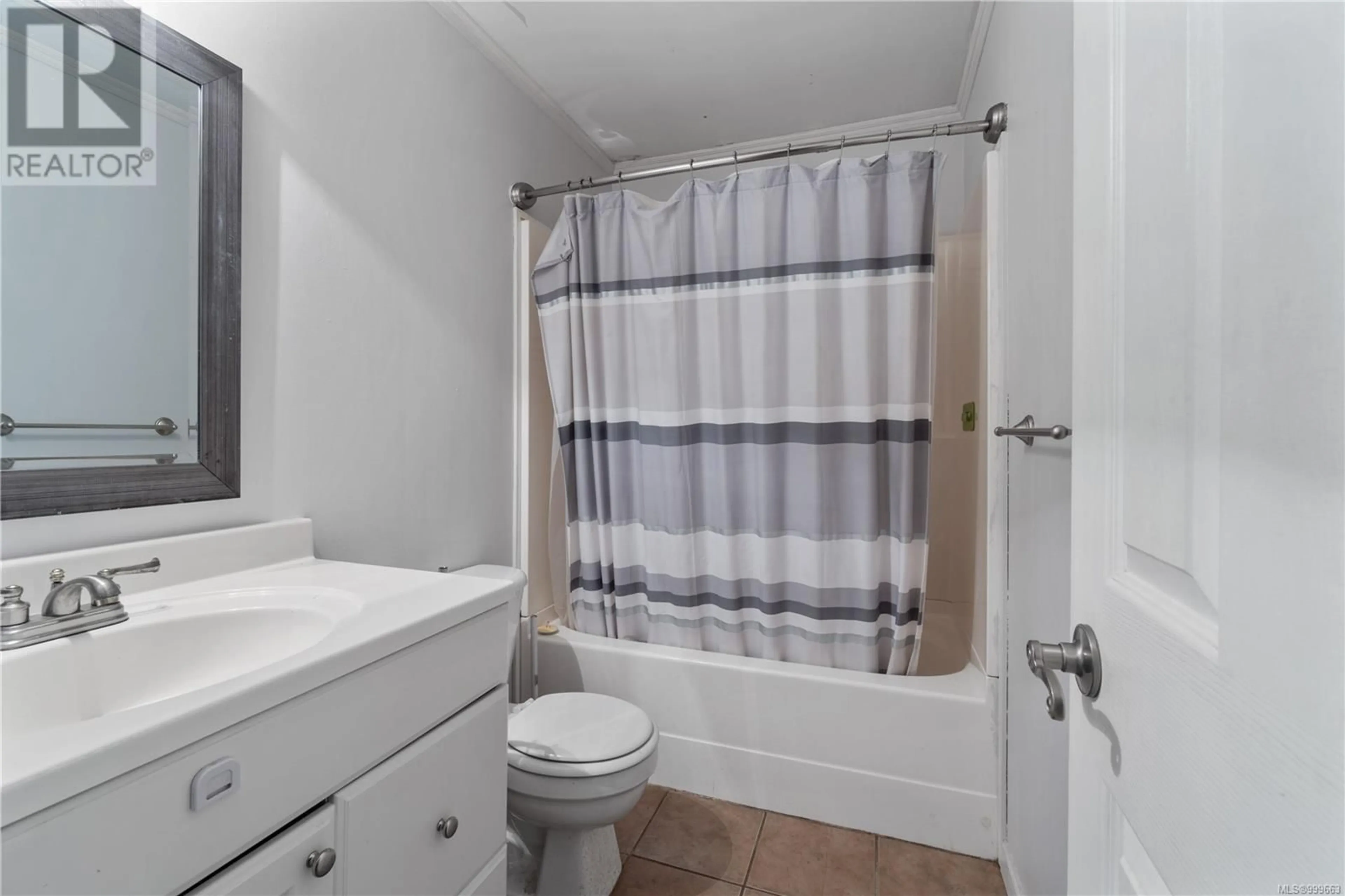 Standard bathroom, ceramic/tile floor for 1053 PALOMINO PLACE, Nanaimo British Columbia V9R5P5