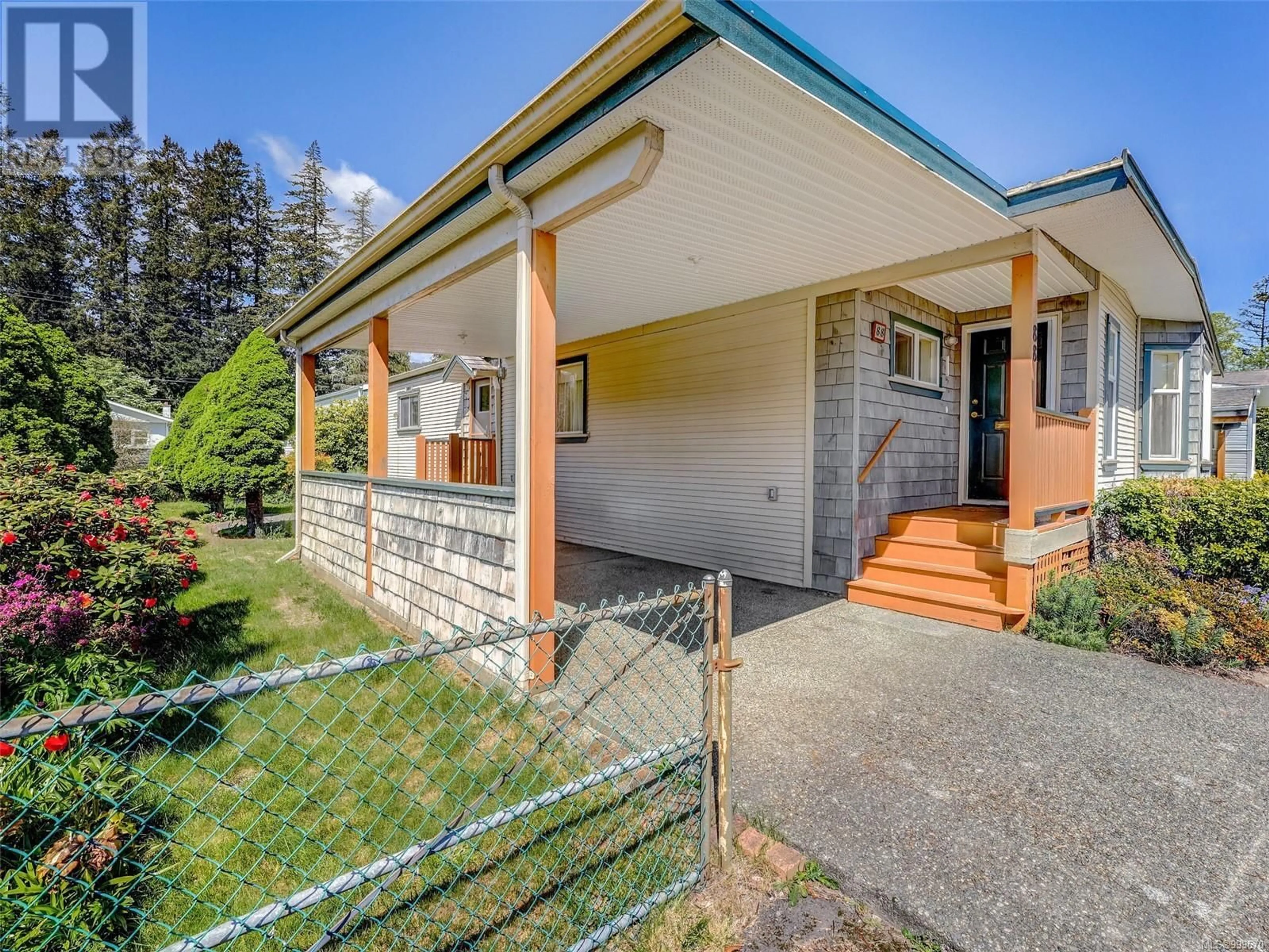 A pic from outside/outdoor area/front of a property/back of a property/a pic from drone, unknown for 88 - 2911 SOOKE LAKE ROAD, Langford British Columbia V9B4R5
