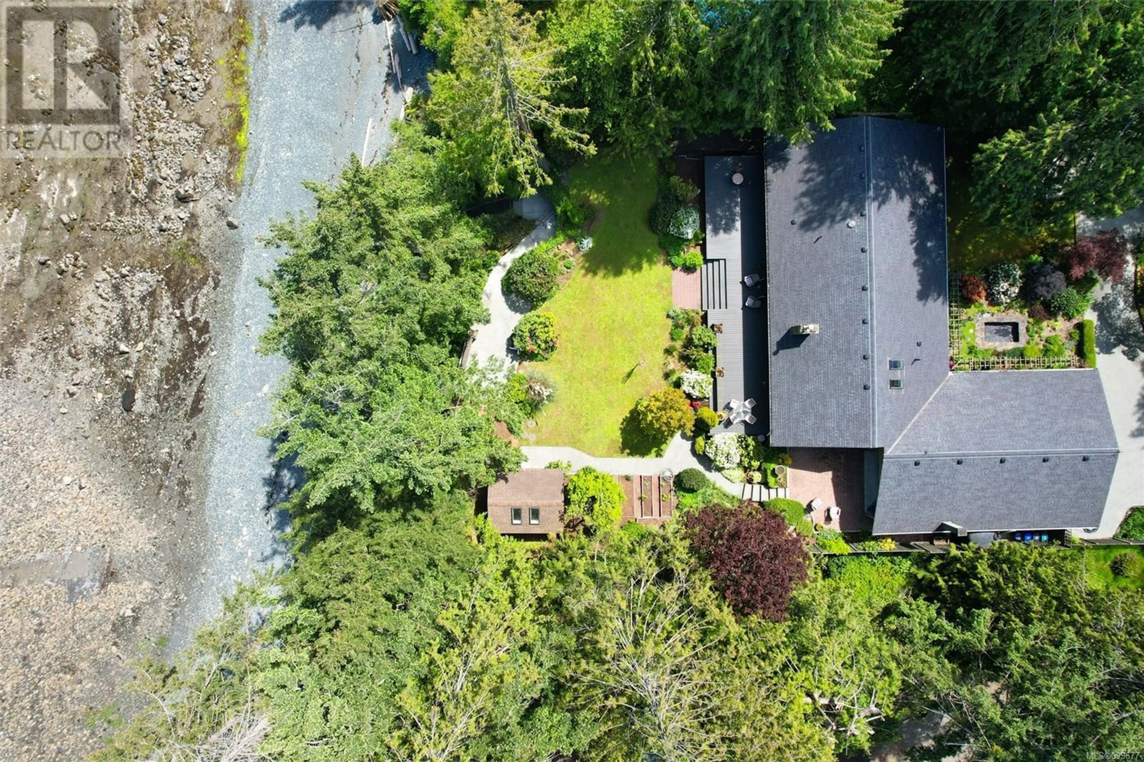 A pic from outside/outdoor area/front of a property/back of a property/a pic from drone, street for 1350 SEA LOVERS LANE, Gabriola Island British Columbia V0R1X5