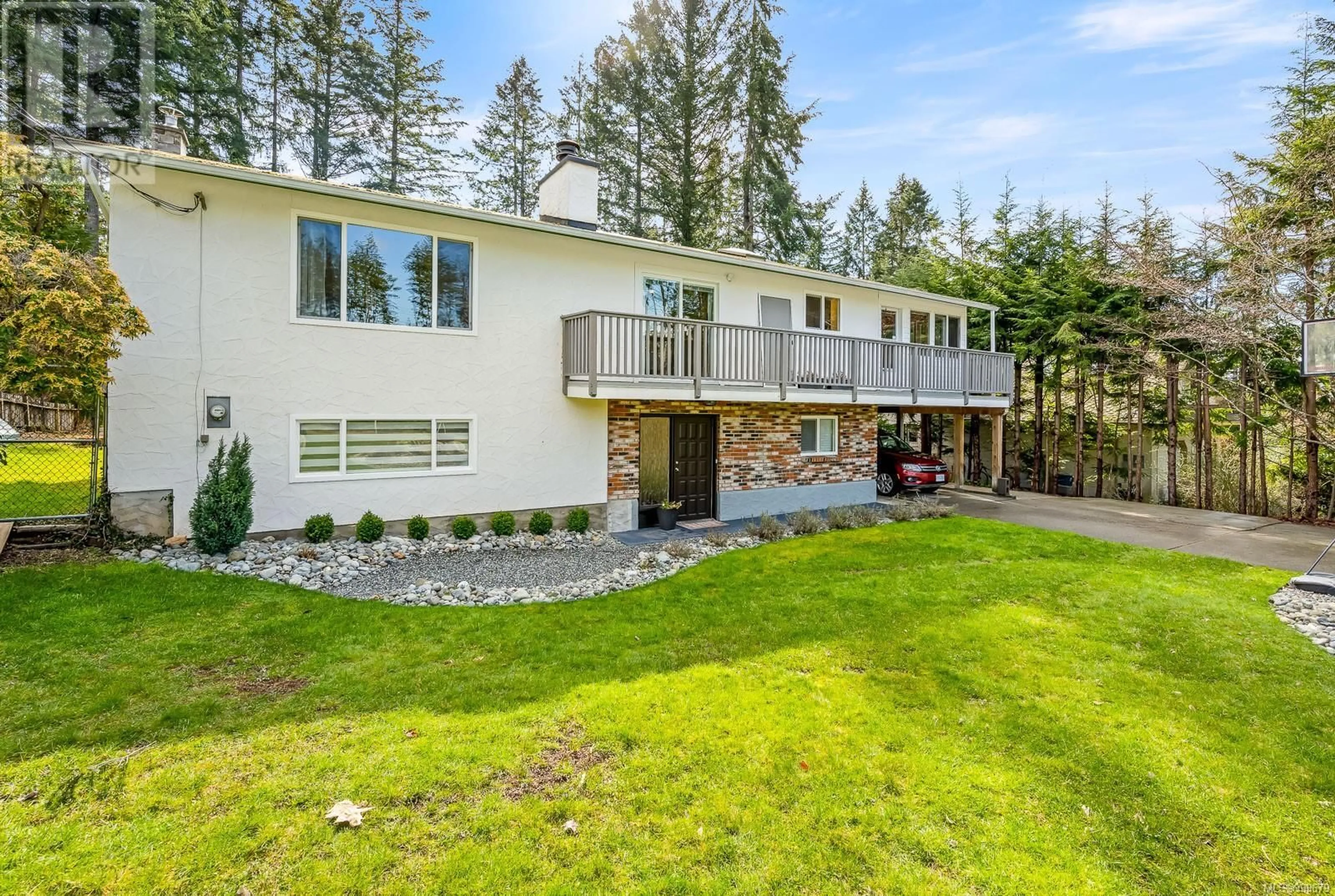 A pic from outside/outdoor area/front of a property/back of a property/a pic from drone, unknown for 2413 BARBARA ROAD, Courtenay British Columbia V9J1C9