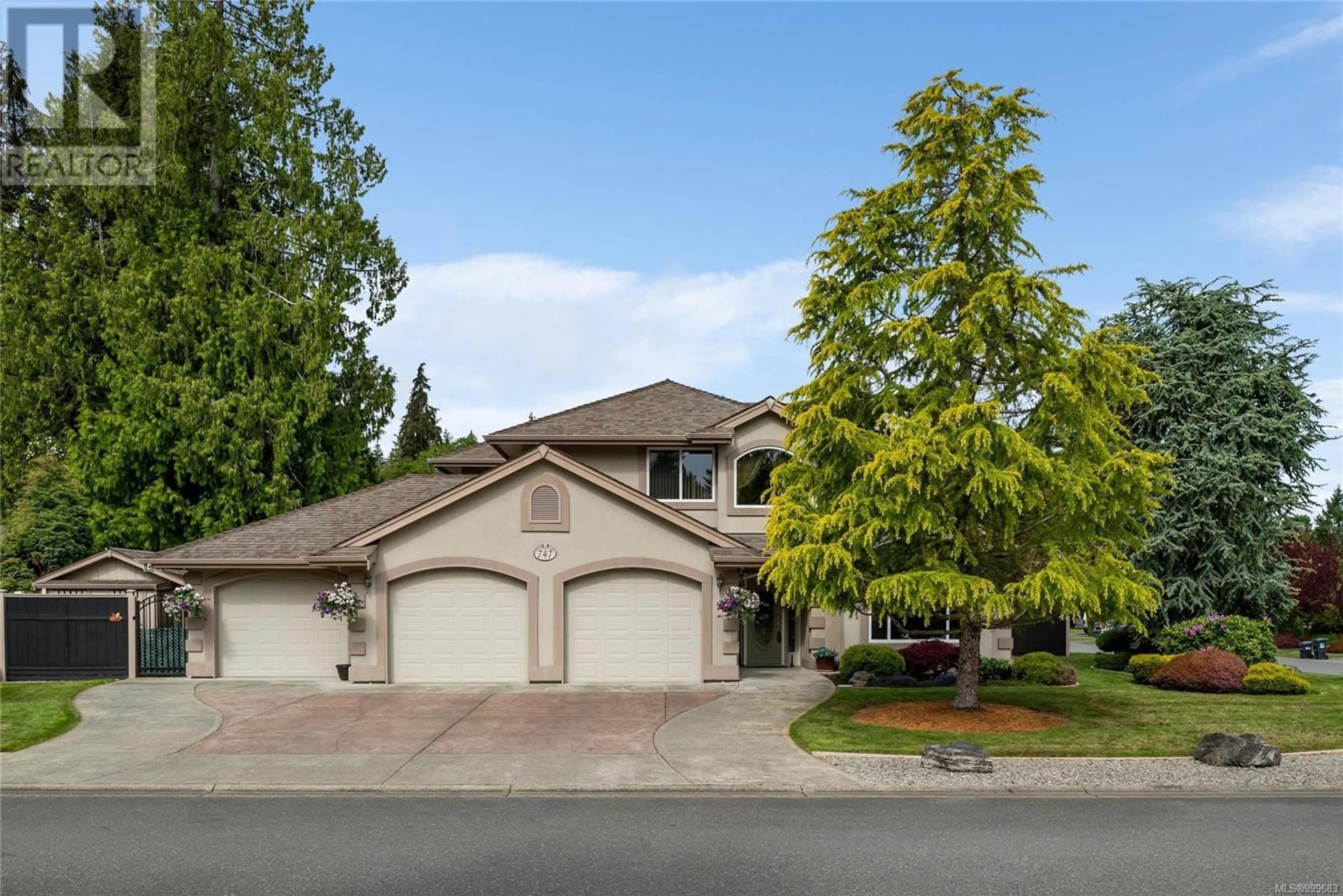 Unknown for 747 CHESTNUT STREET, Qualicum Beach British Columbia V9K2L5