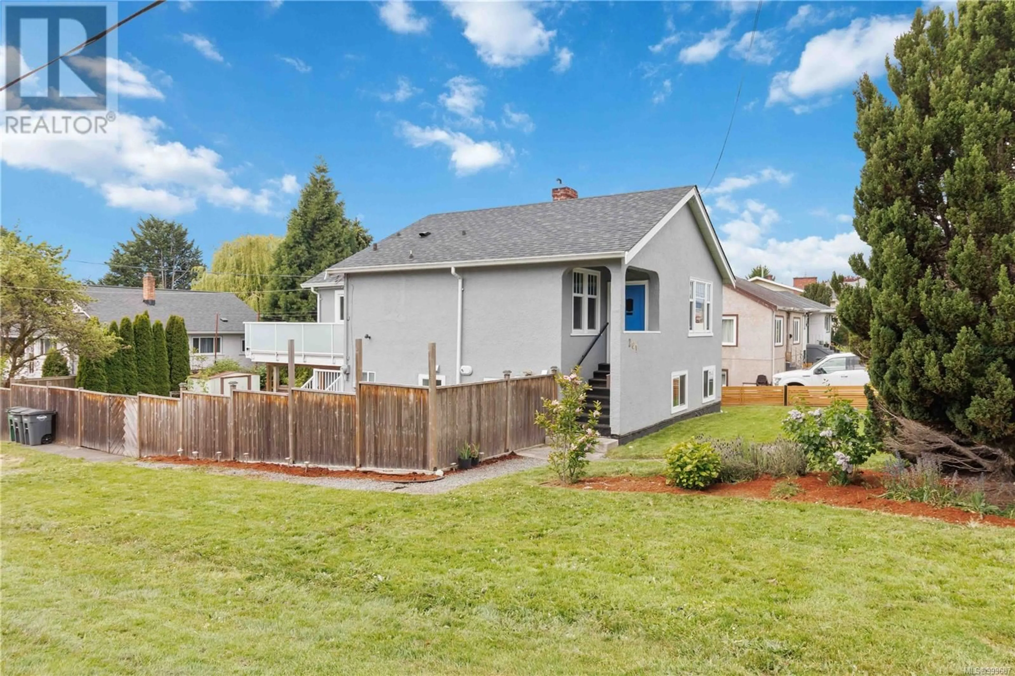 Unknown for 201 MADDOCK AVENUE WEST, Saanich British Columbia V9A1G7