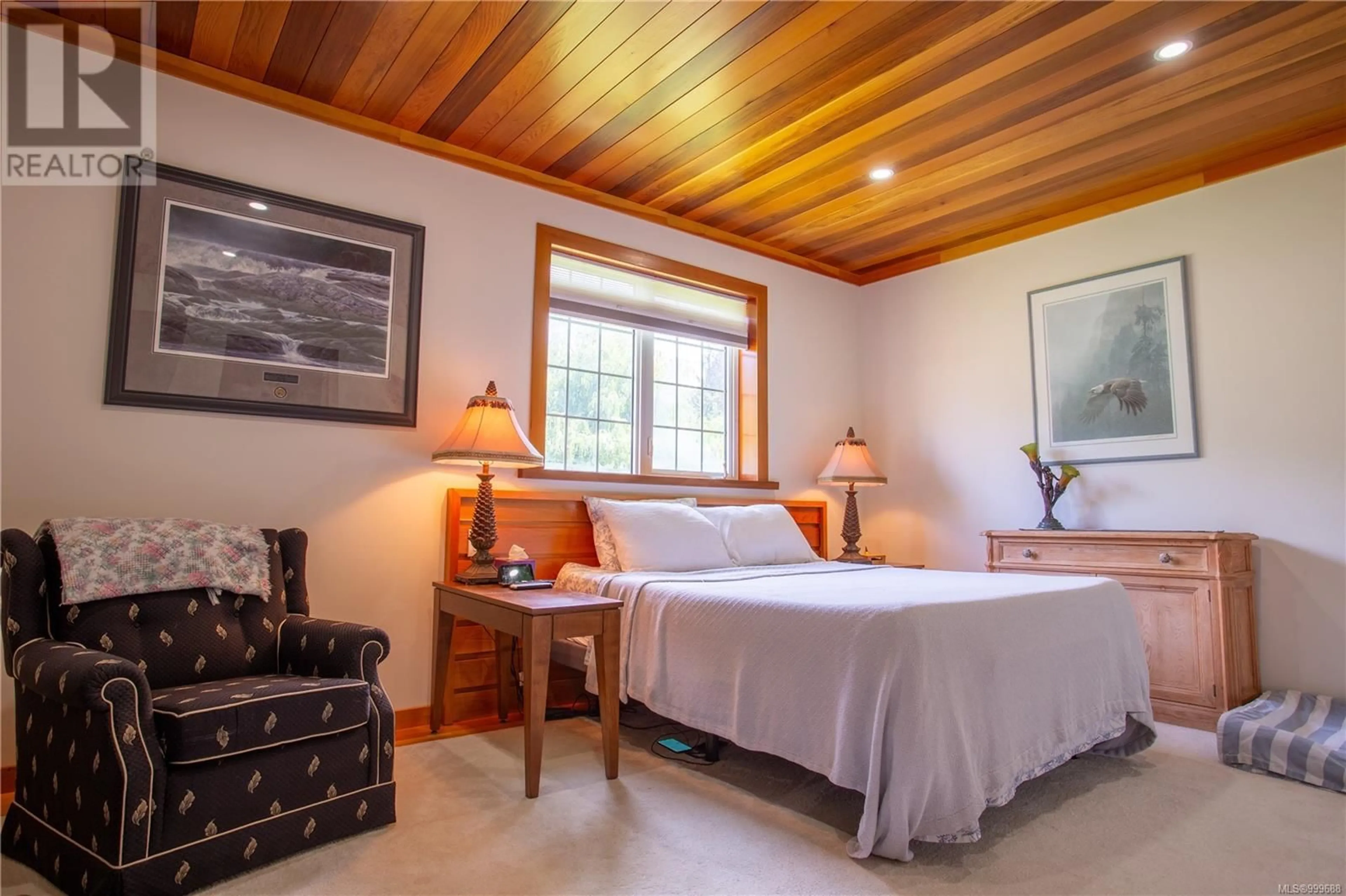 Bedroom with bed, unknown for 6191 WALLACE DRIVE, Central Saanich British Columbia V9E2G6