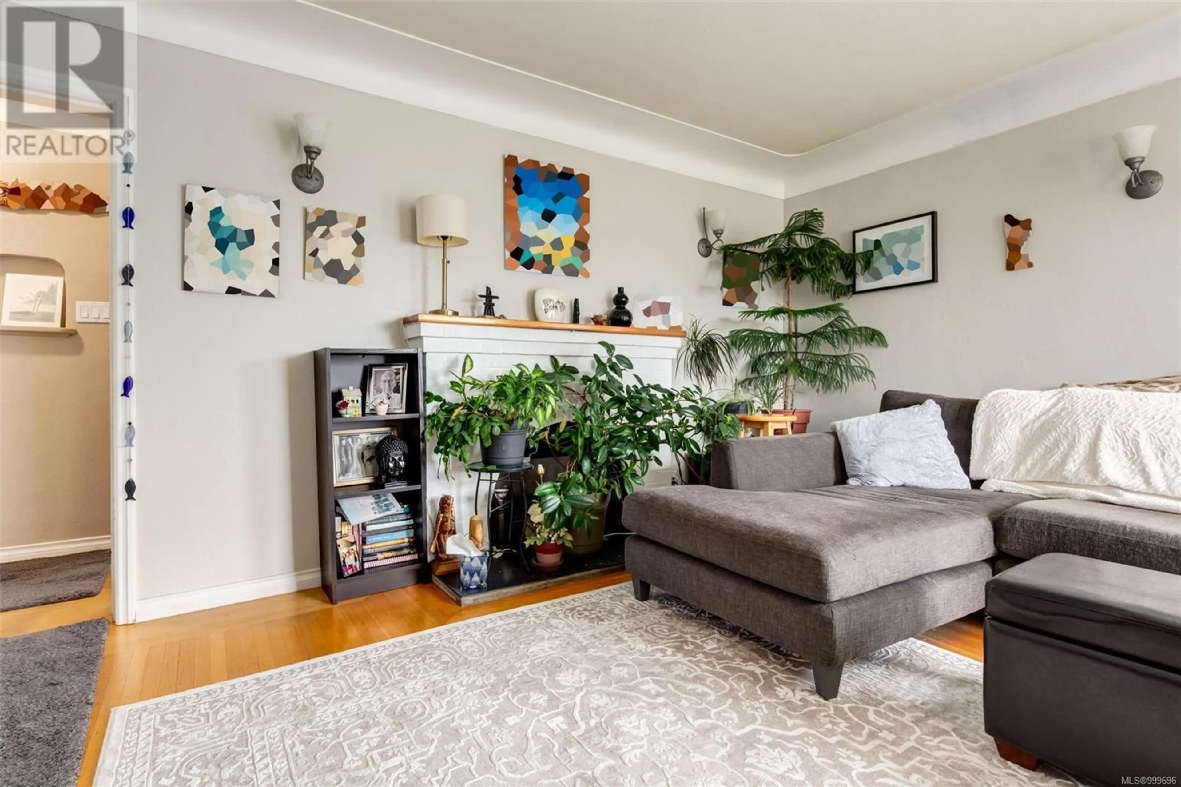 Living room with furniture, unknown for 475 MAPLE STREET, Nanaimo British Columbia V9S2J4