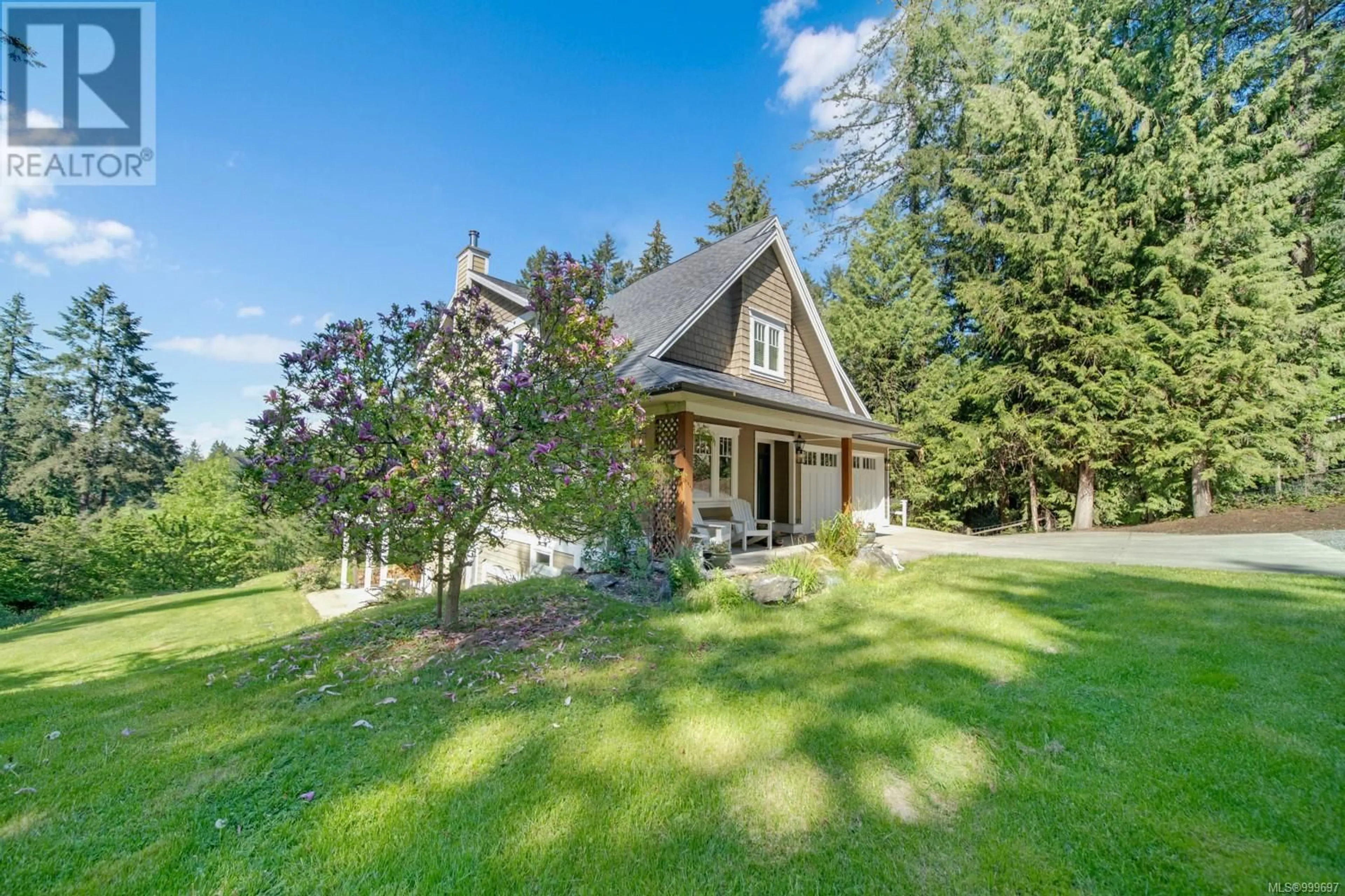 A pic from outside/outdoor area/front of a property/back of a property/a pic from drone, unknown for 1049 BRAITHWAITE DRIVE, Cobble Hill British Columbia V8H0E2